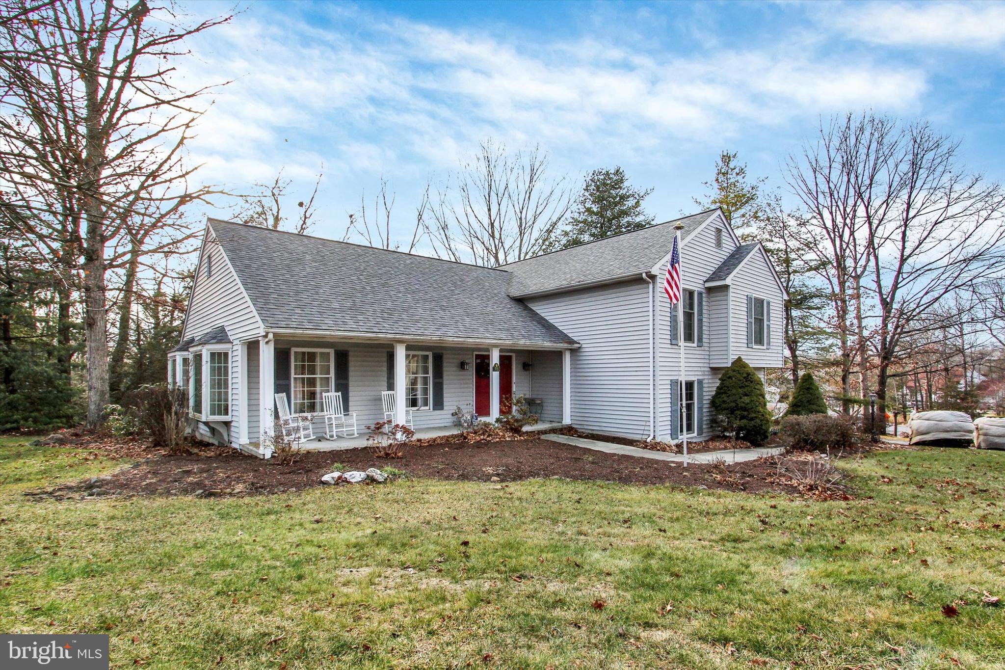 TWIN LAKES - Residential