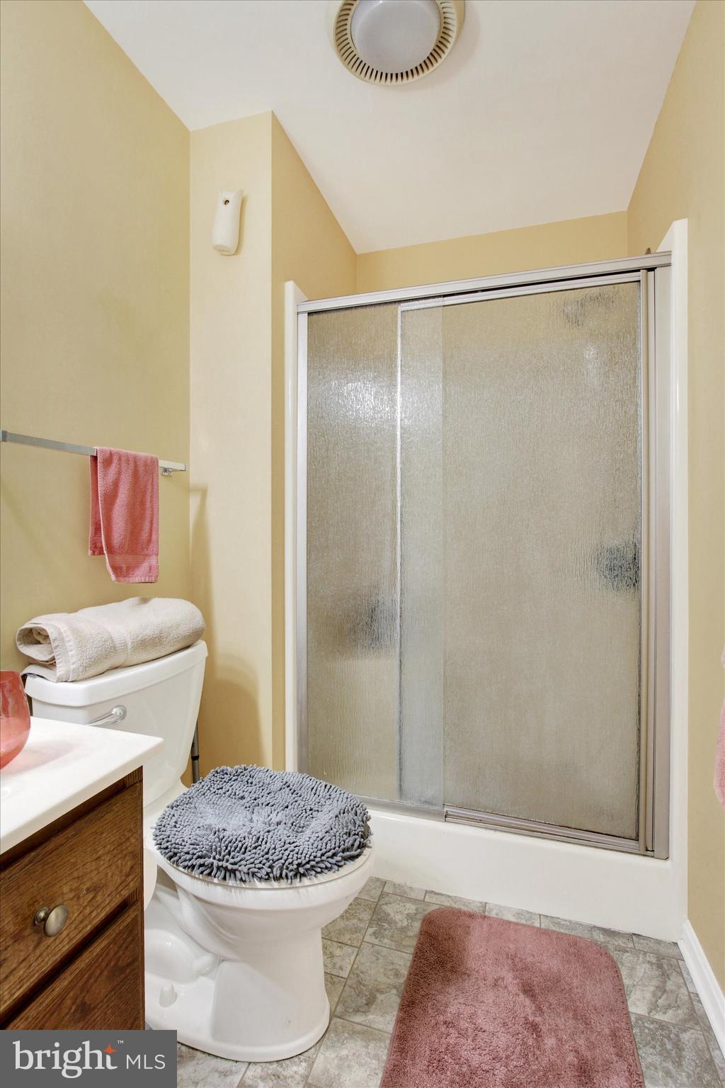 TWIN LAKES - Residential