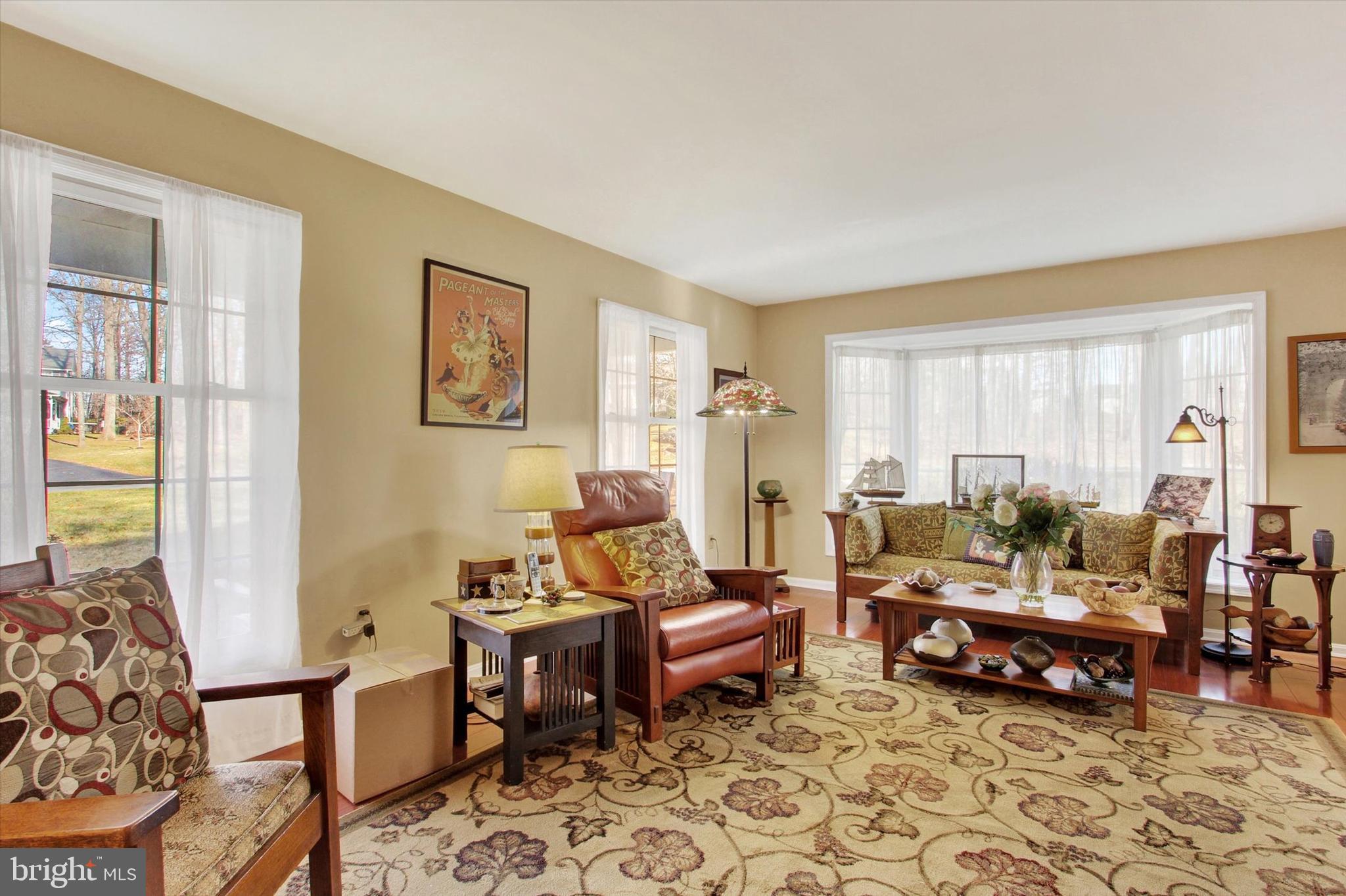 TWIN LAKES - Residential