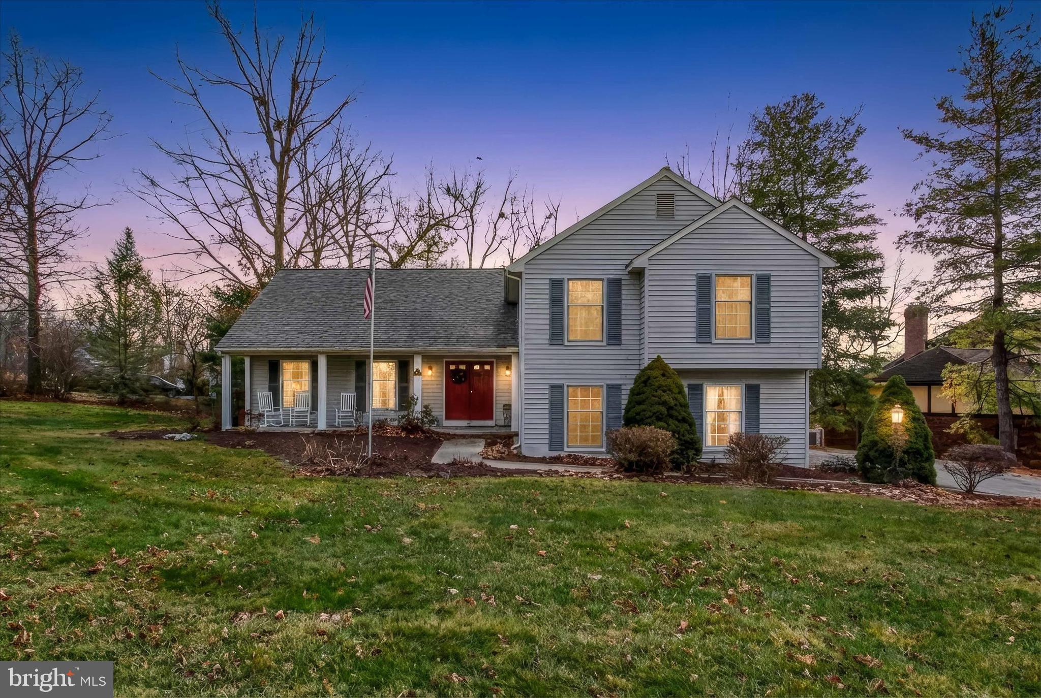 TWIN LAKES - Residential