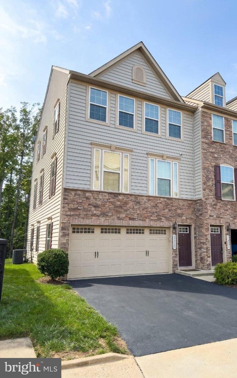 Photo of 7038 Darbey Knoll Drive, GAINESVILLE, VA 20155 (MLS # VAPW2133434)