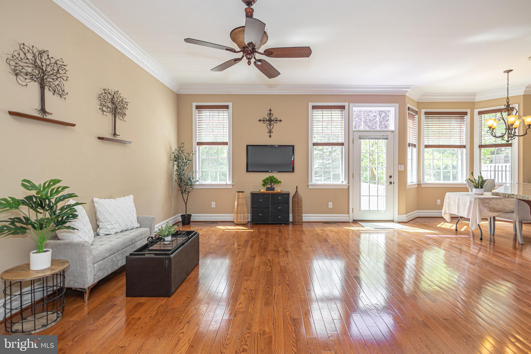 BREYER COURT - Residential