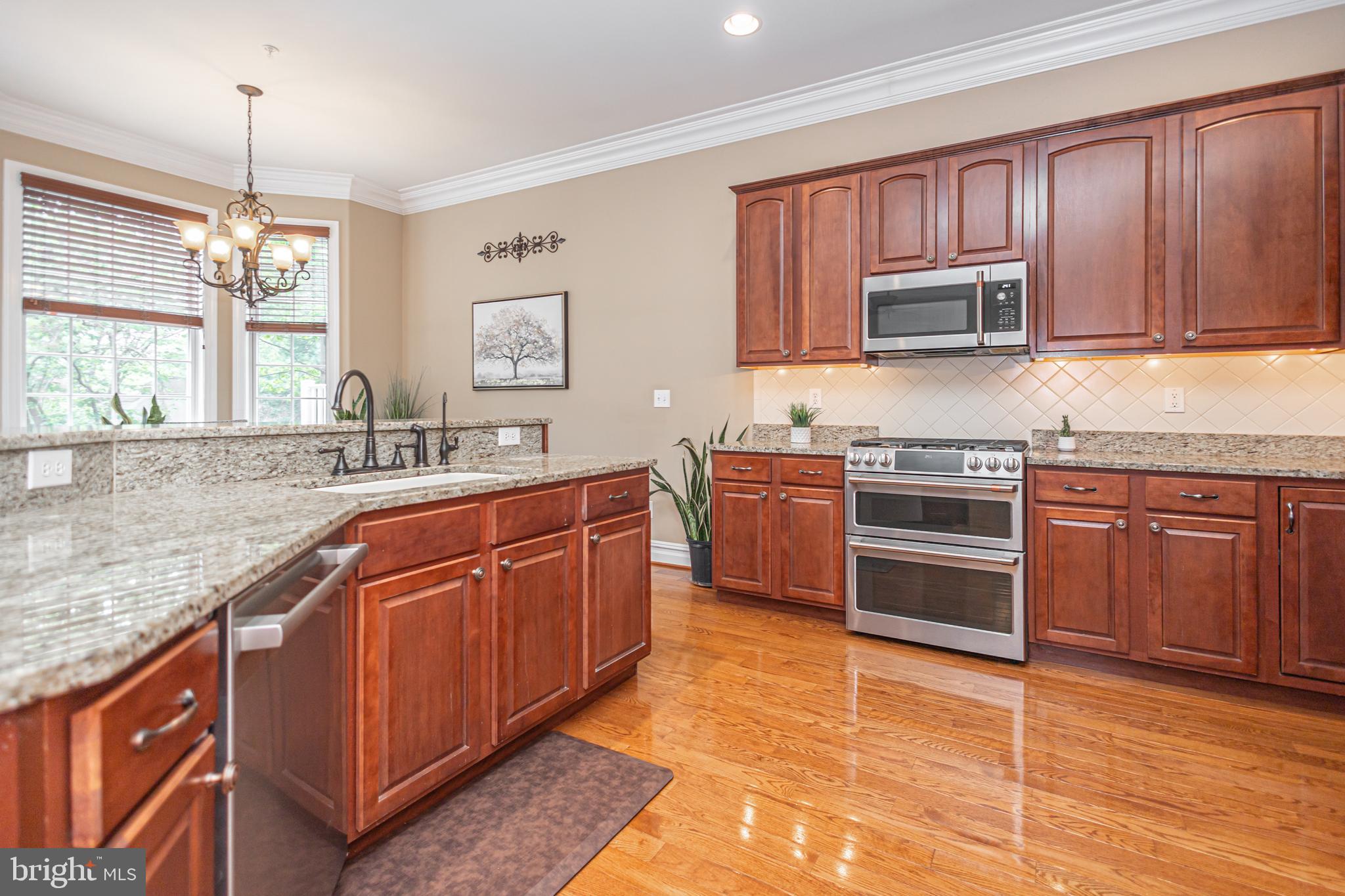 BREYER COURT - Residential