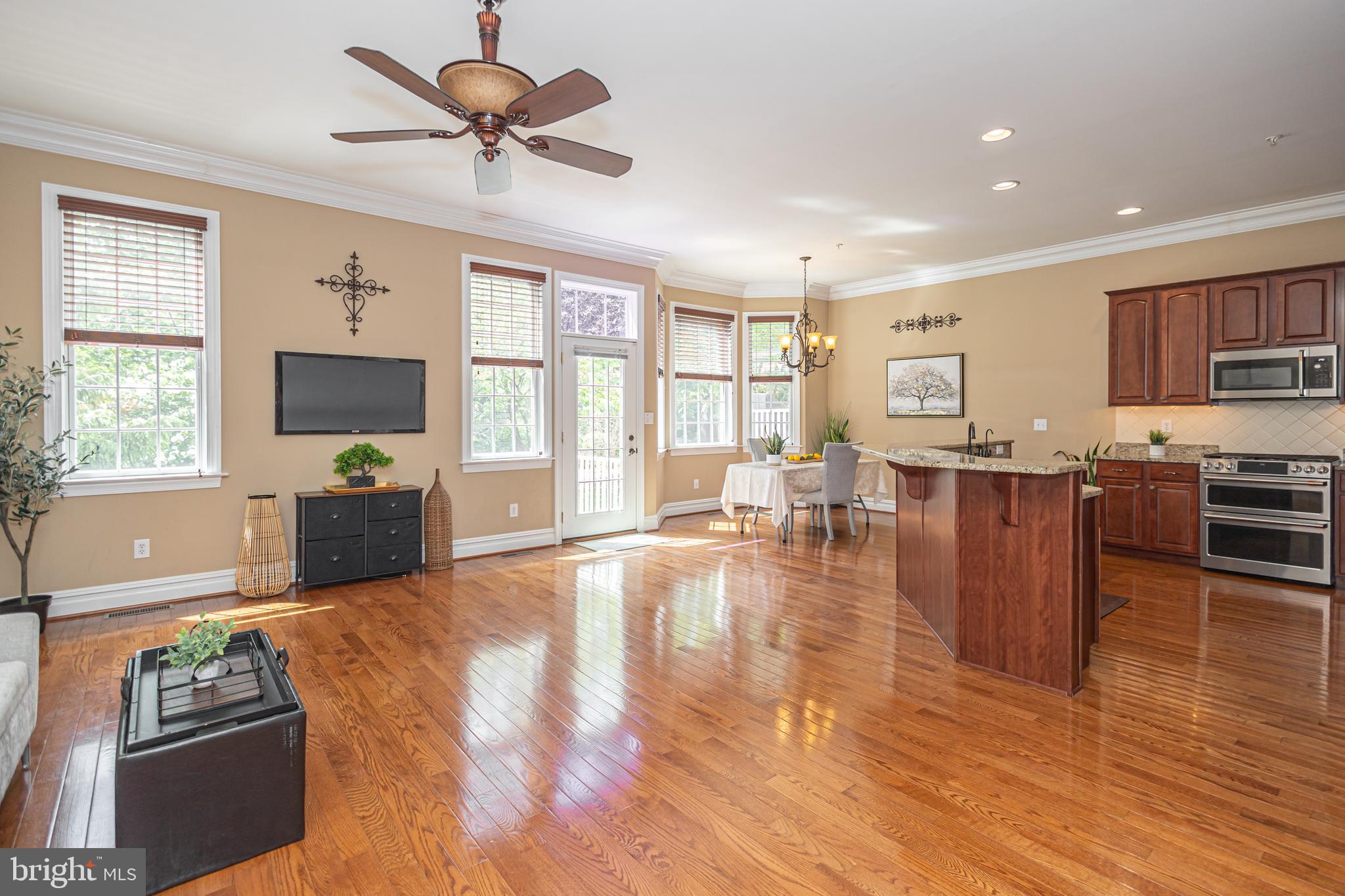 BREYER COURT - Residential