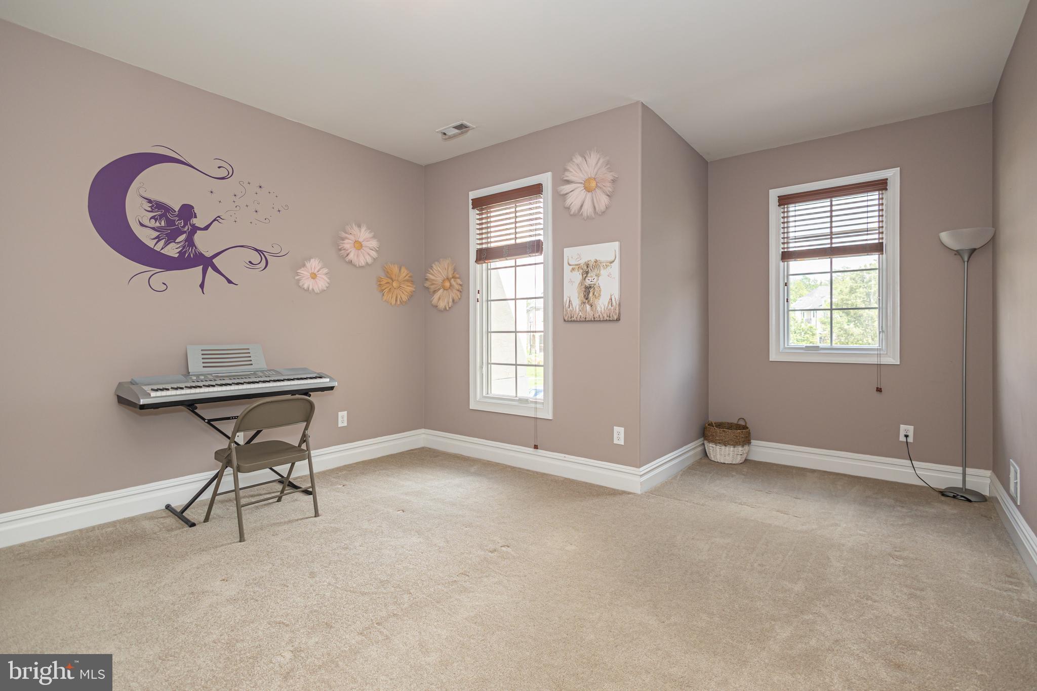 BREYER COURT - Residential