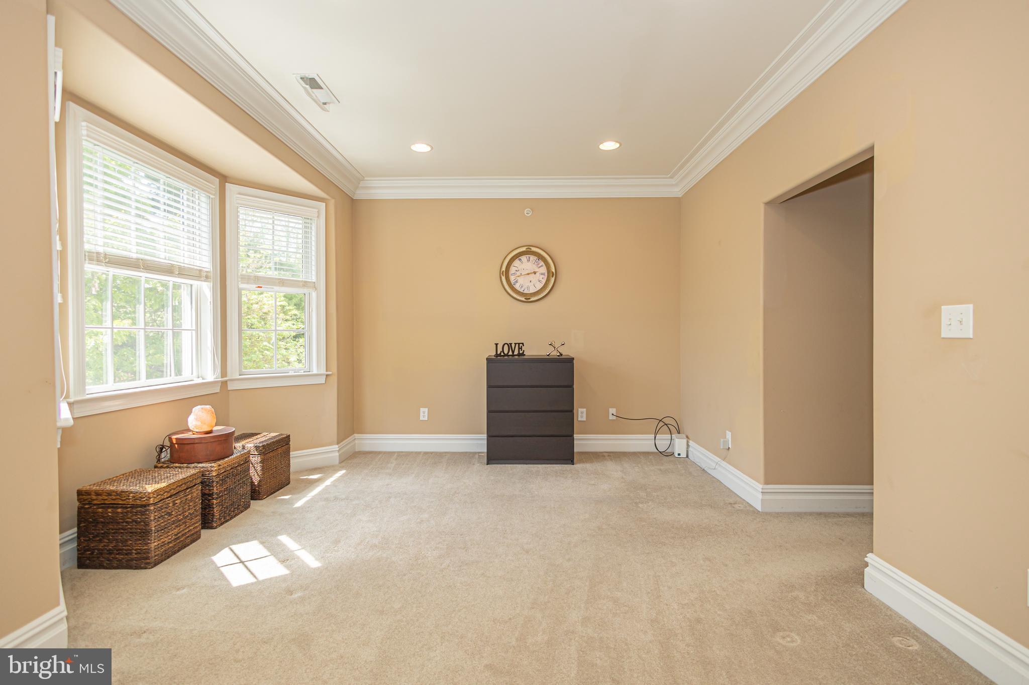 BREYER COURT - Residential