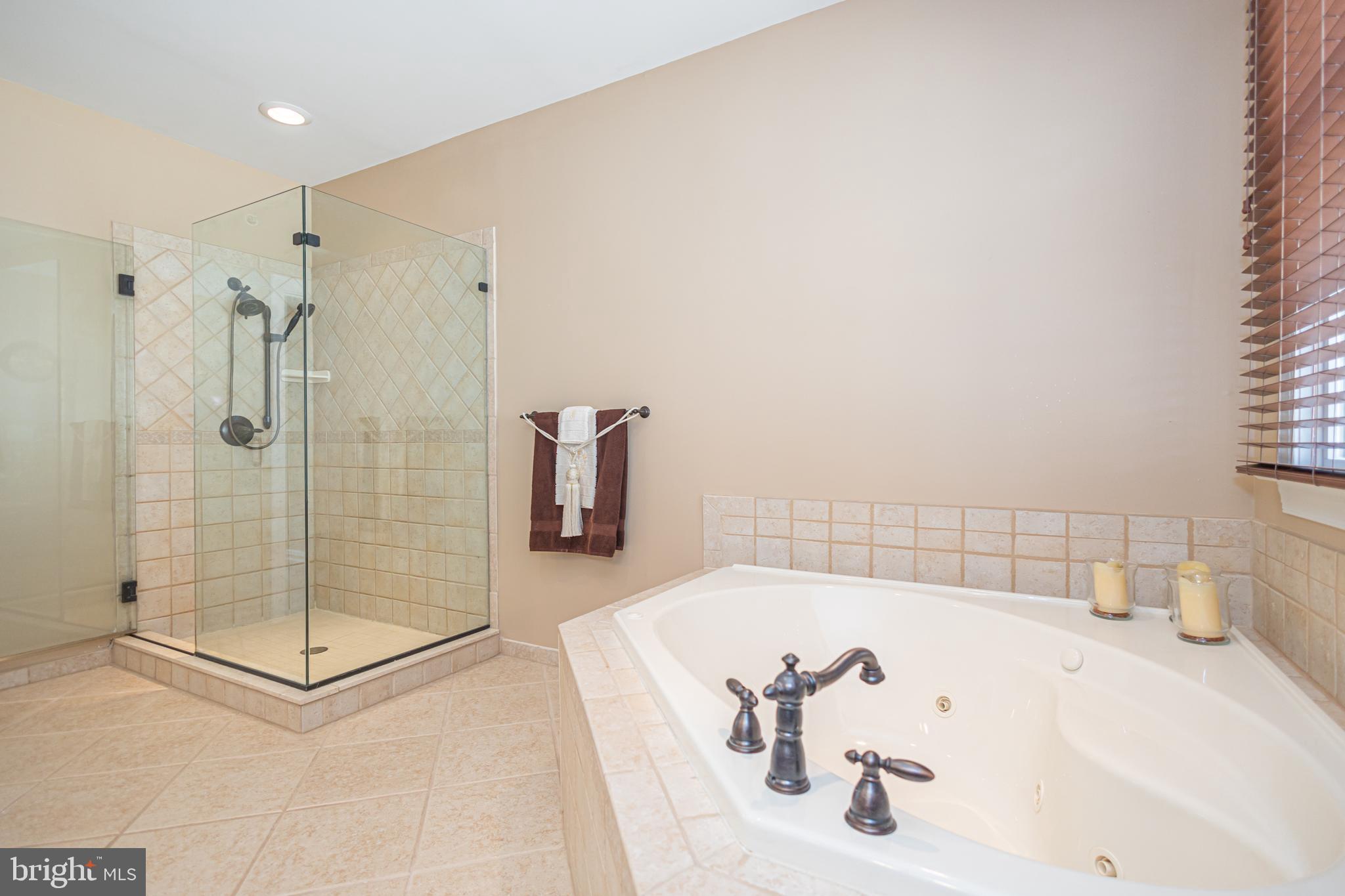 BREYER COURT - Residential