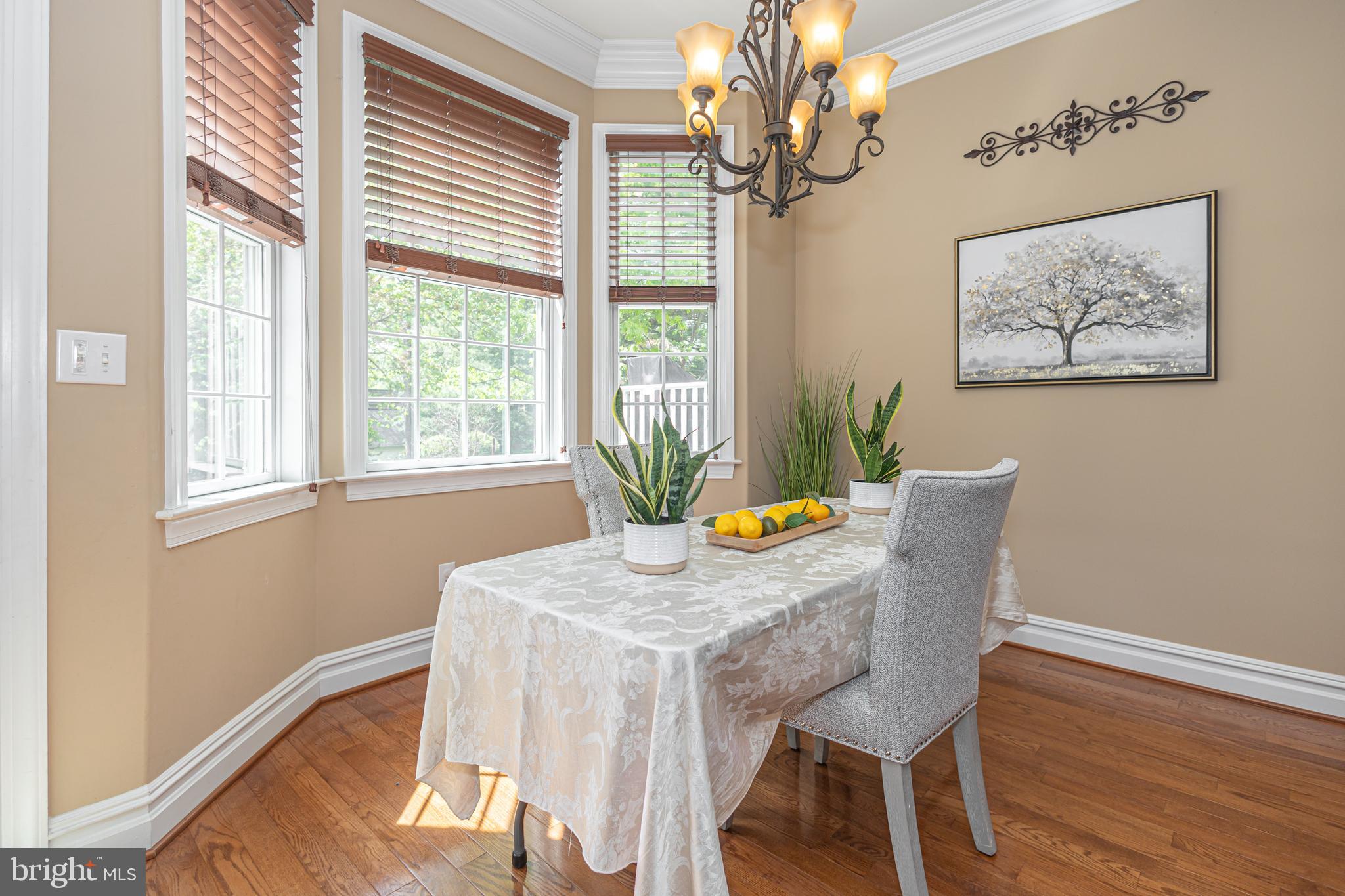 BREYER COURT - Residential