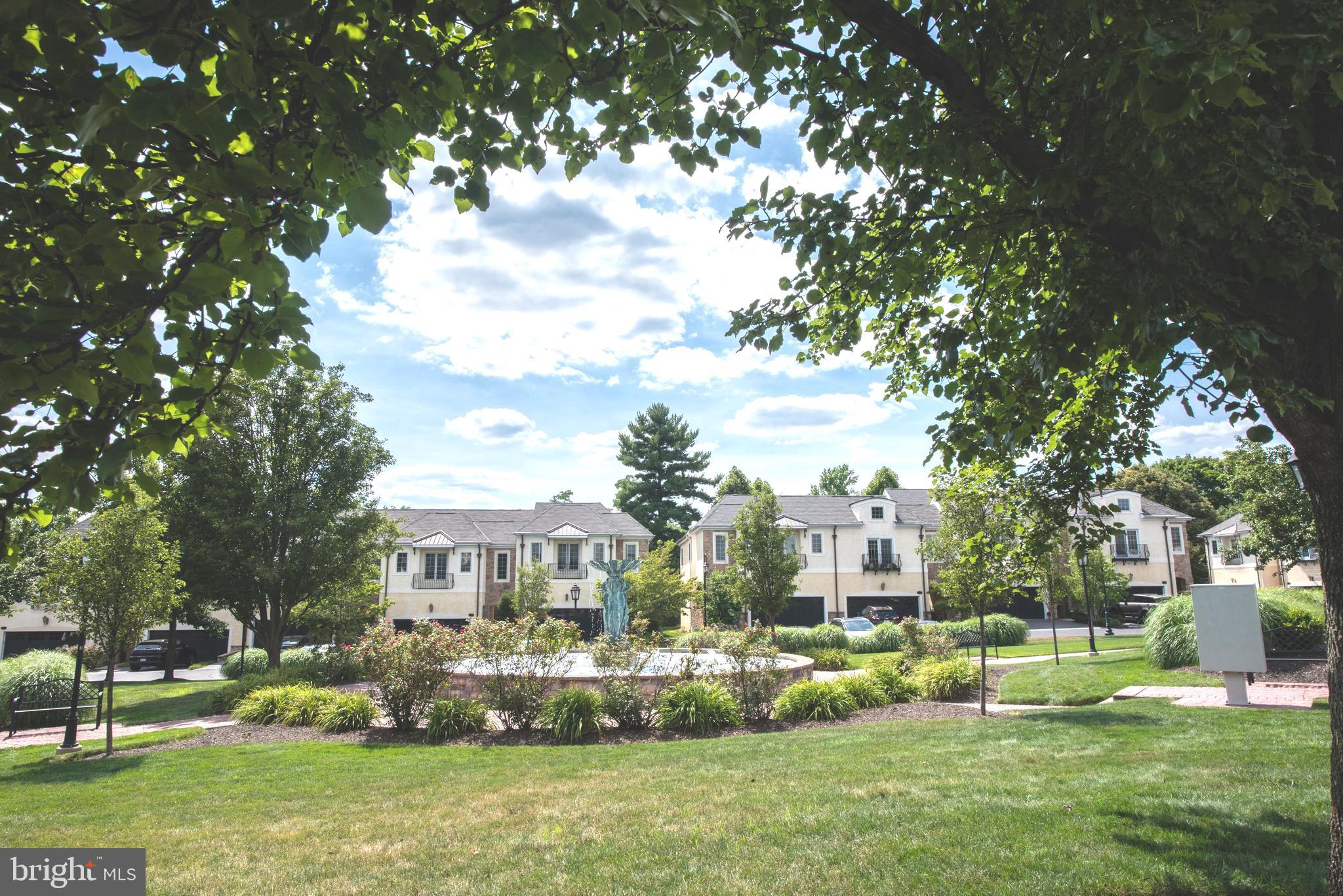 BREYER COURT - Residential