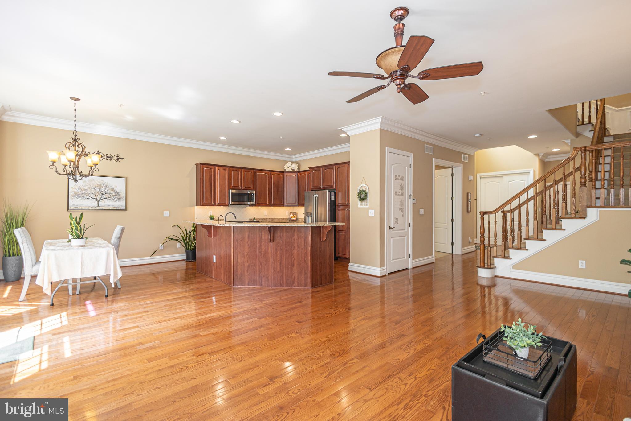 BREYER COURT - Residential