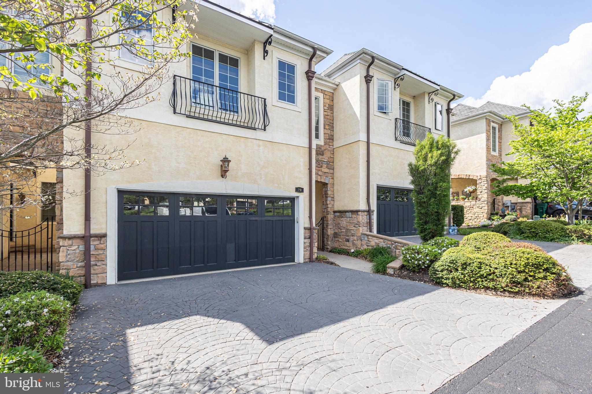 BREYER COURT - Residential