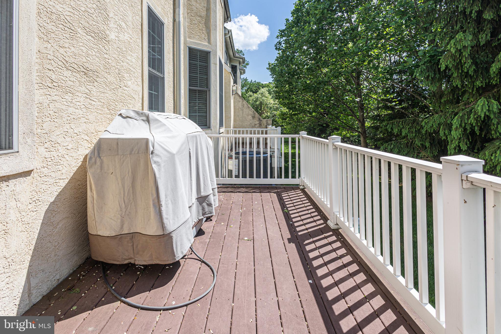 BREYER COURT - Residential