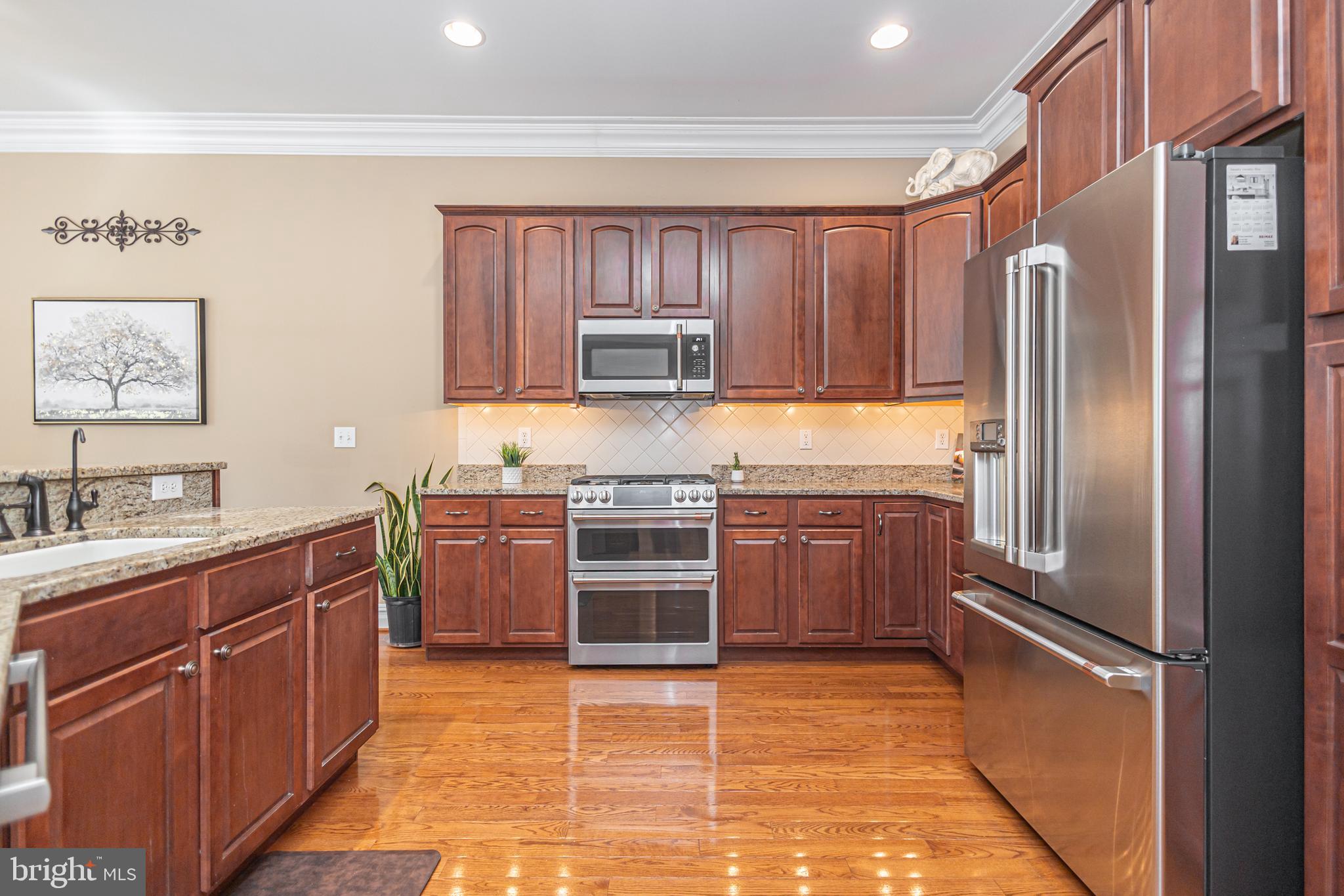 BREYER COURT - Residential