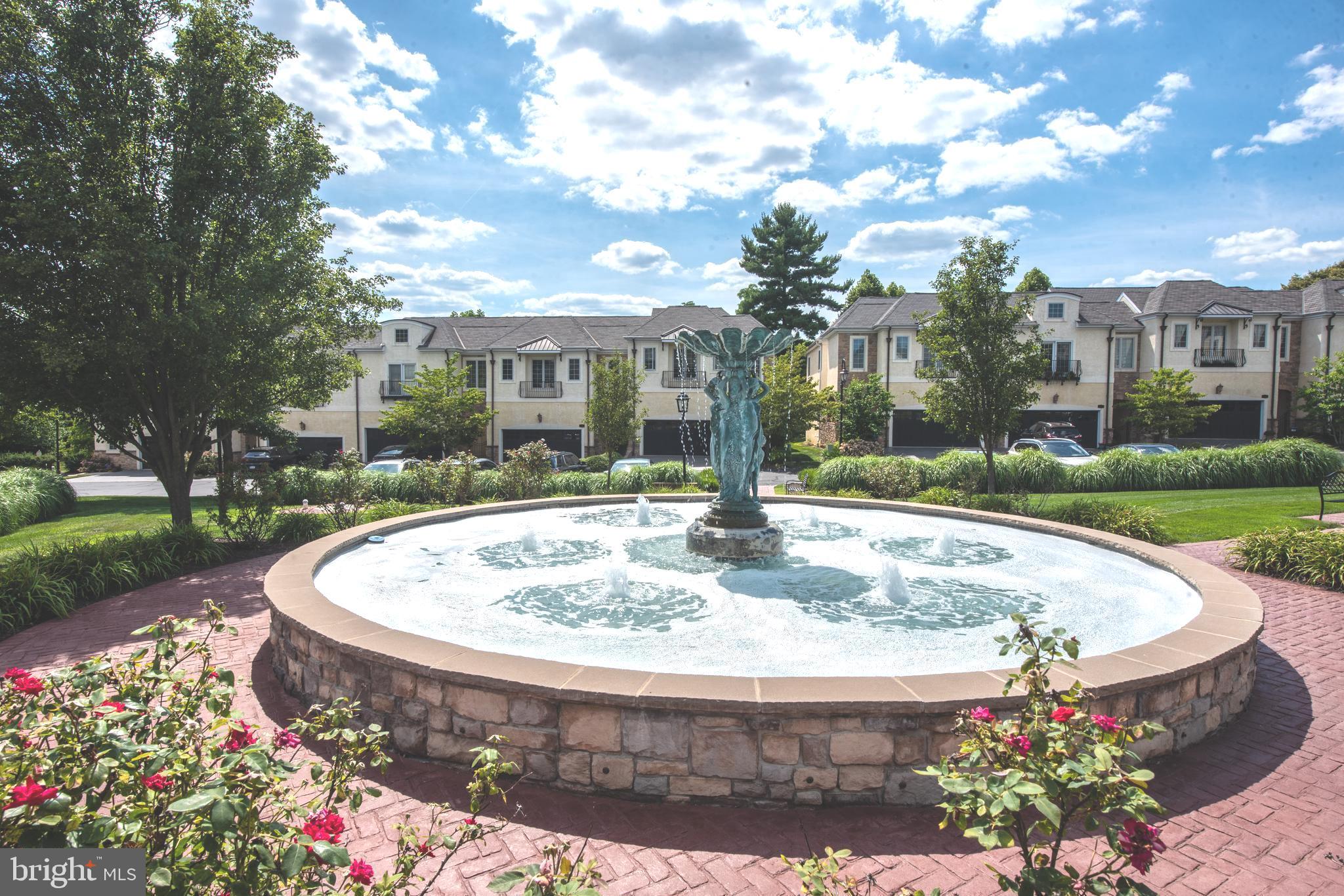 BREYER COURT - Residential