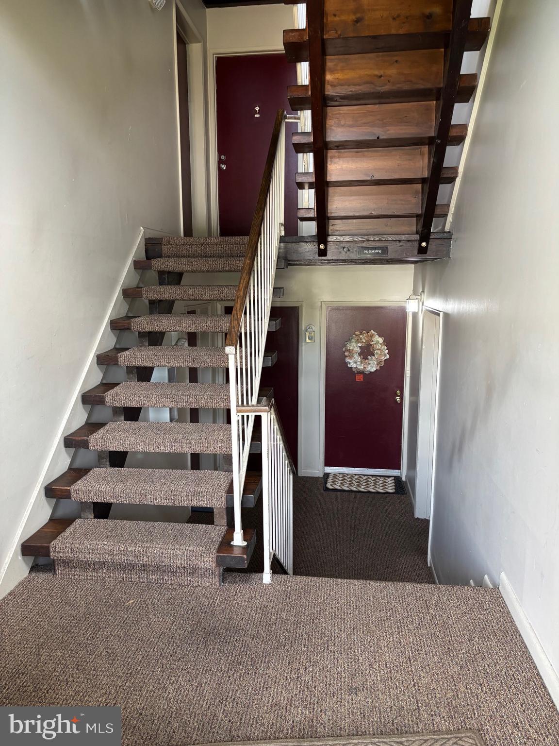 6 WARREN LODGE COURT 1