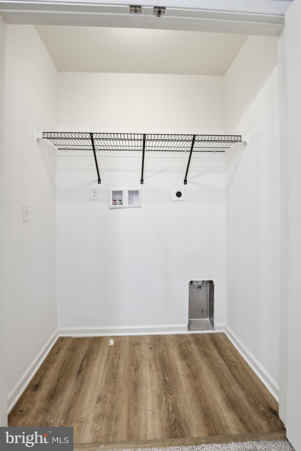 TIDBURY CROSSING - Residential