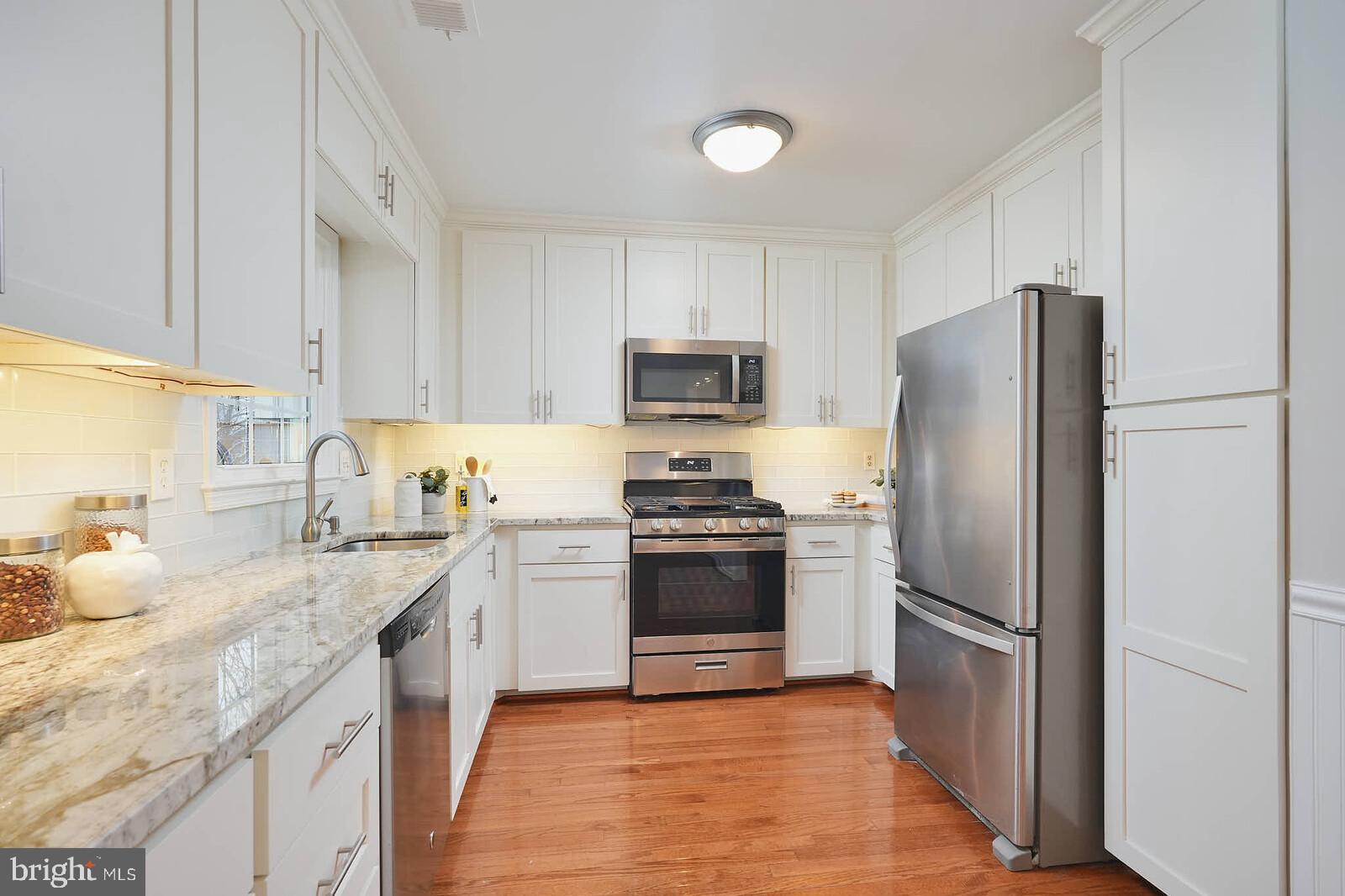 COLONIAL HEIGHTS - Residential