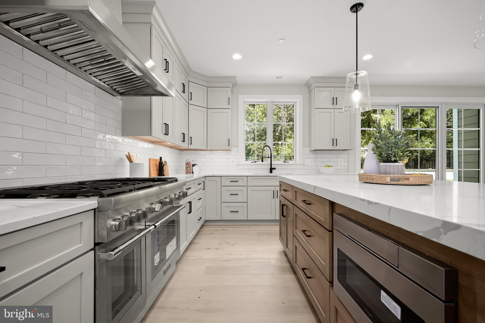 BRADLEY HILLS - Residential