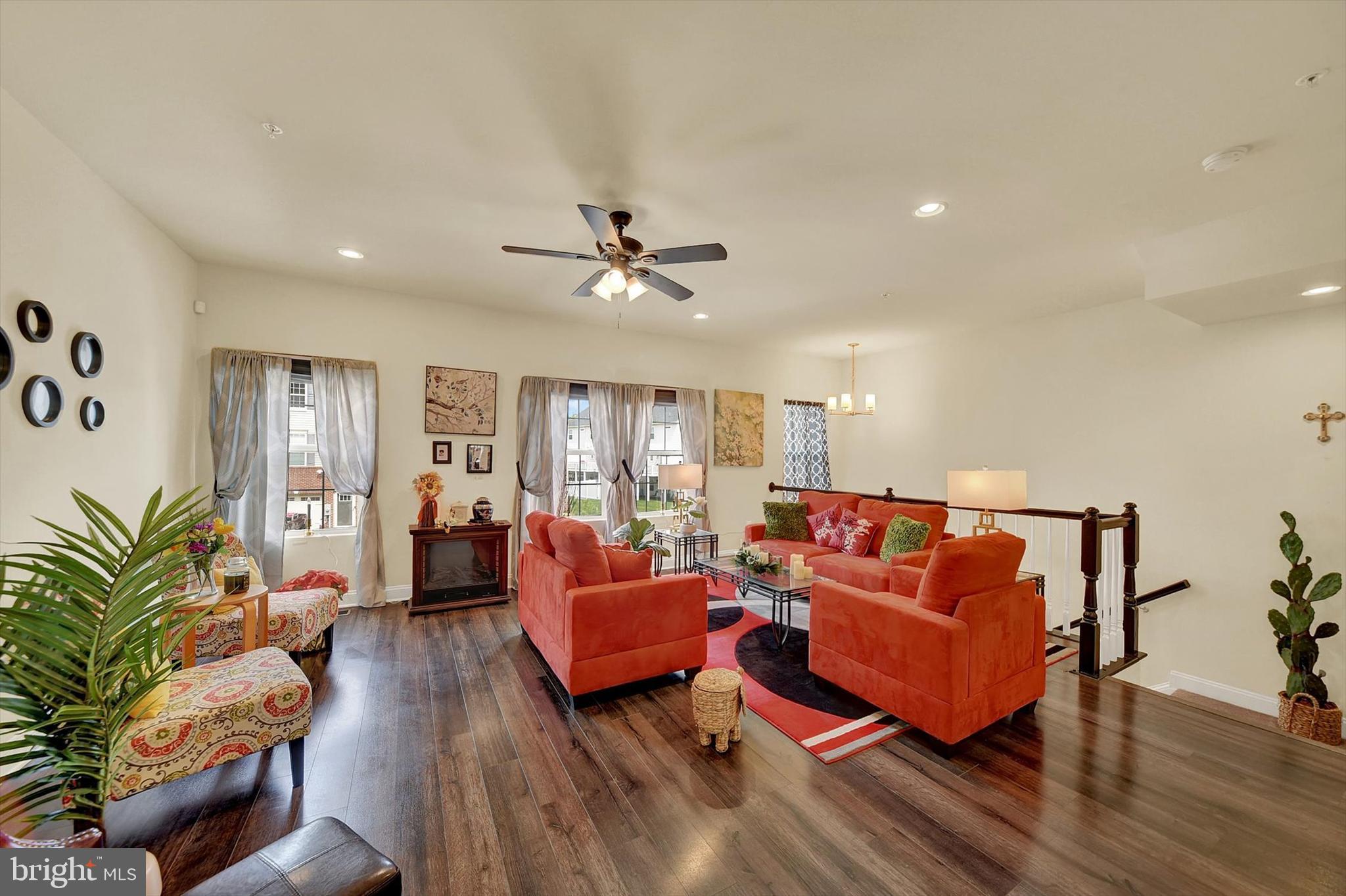 8346 DAYDREAM CRESCENT