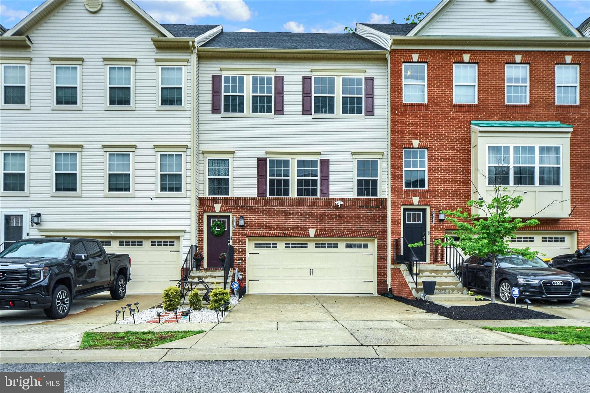 8346 DAYDREAM CRESCENT