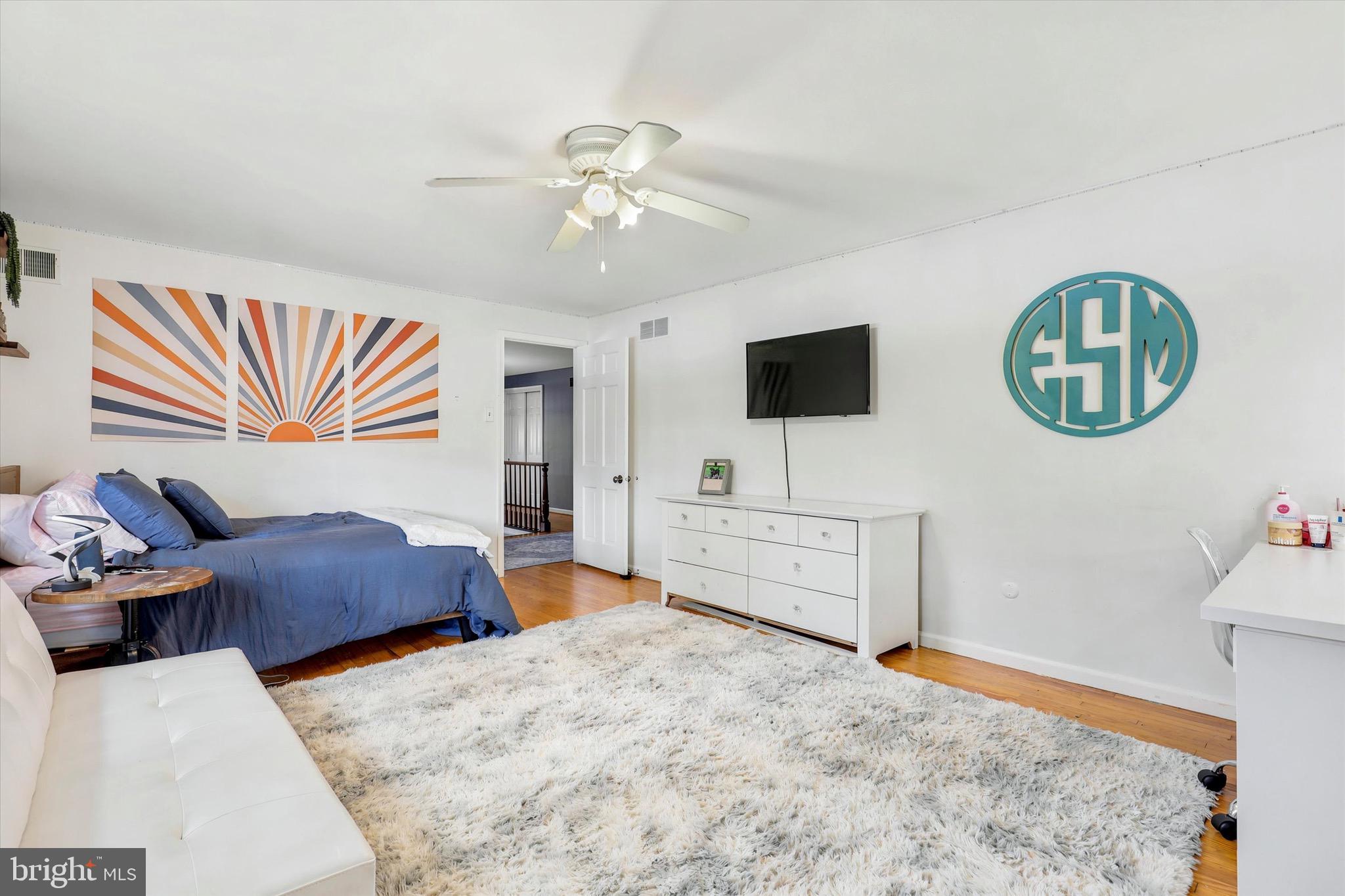 EXECUTIVE ESTATES - Residential