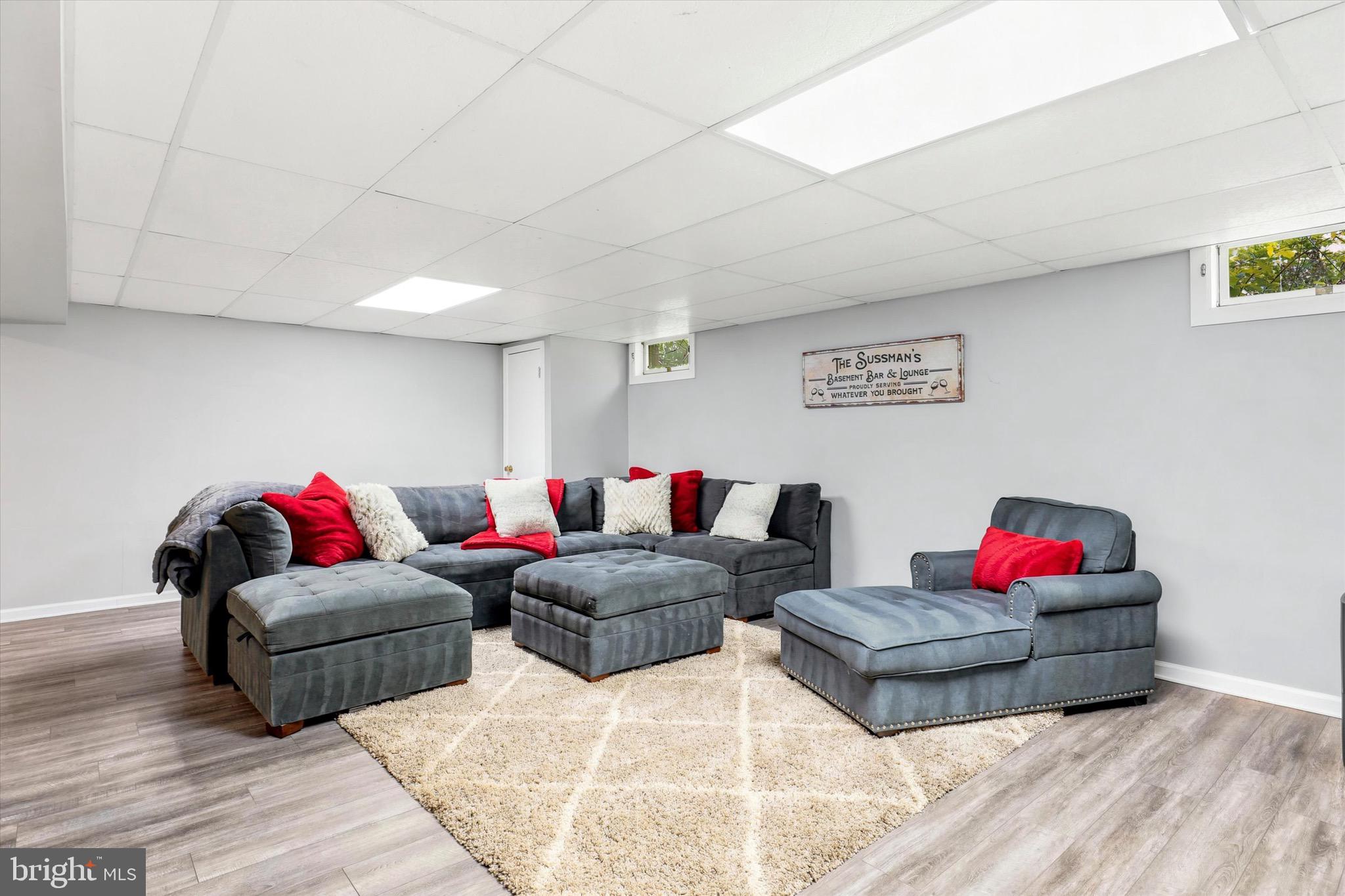 EXECUTIVE ESTATES - Residential