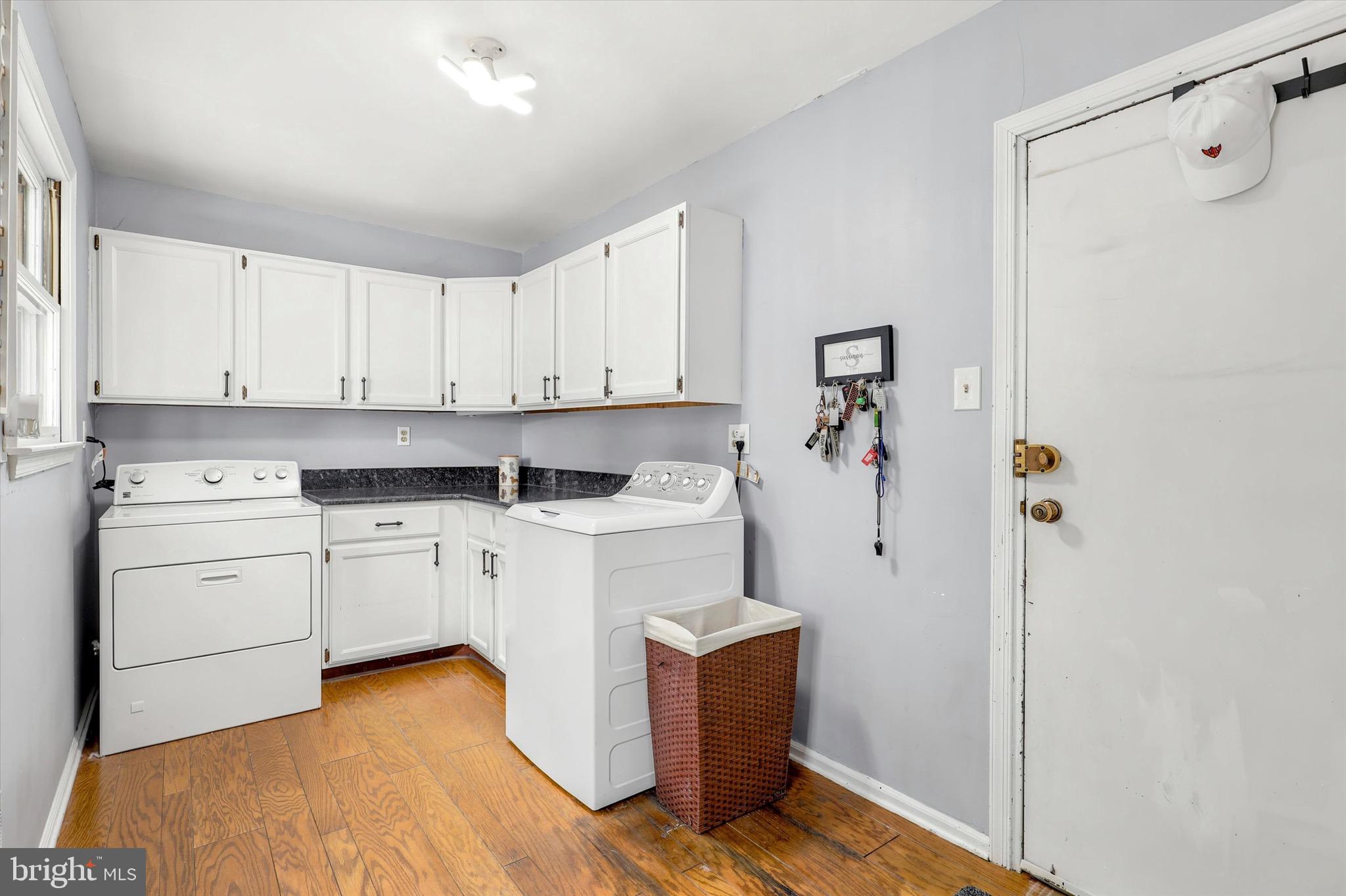 EXECUTIVE ESTATES - Residential