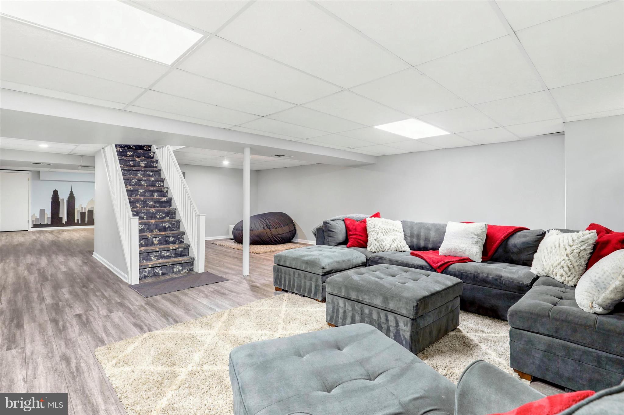 EXECUTIVE ESTATES - Residential