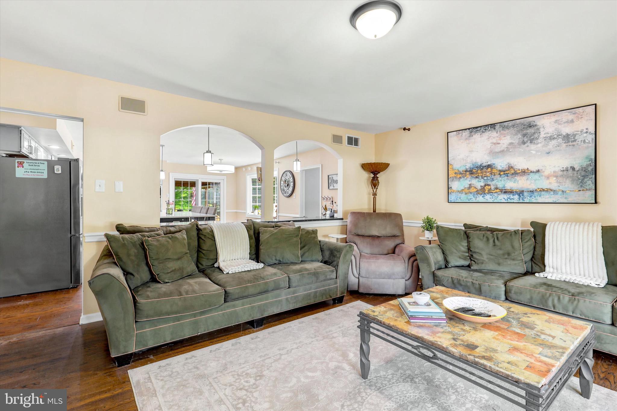 EXECUTIVE ESTATES - Residential