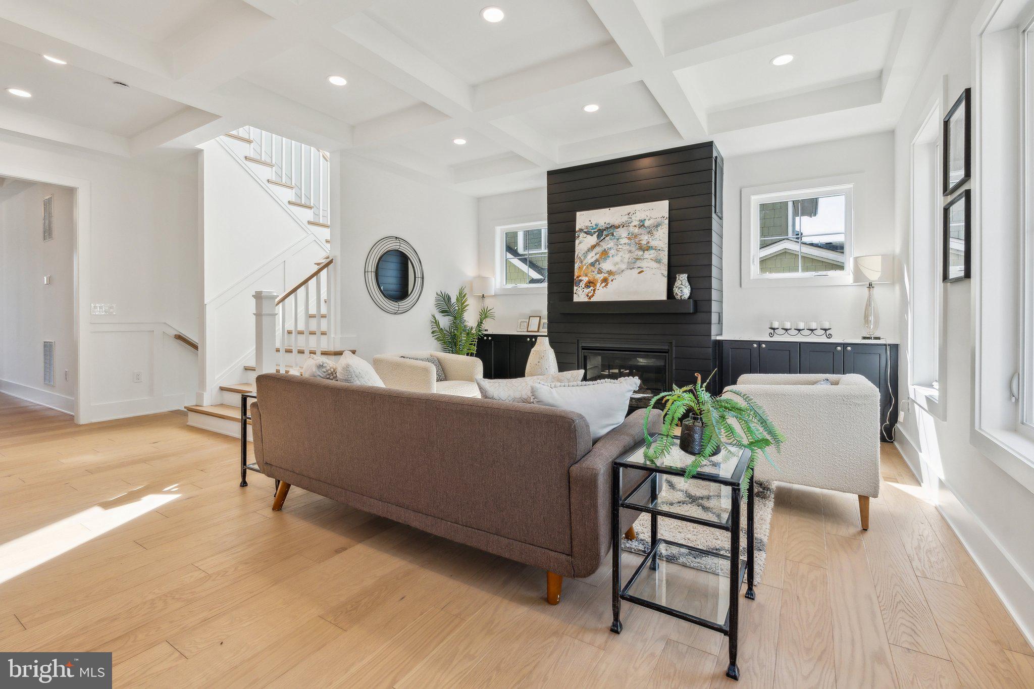 WAYCROFT - WOODLAWN - Residential