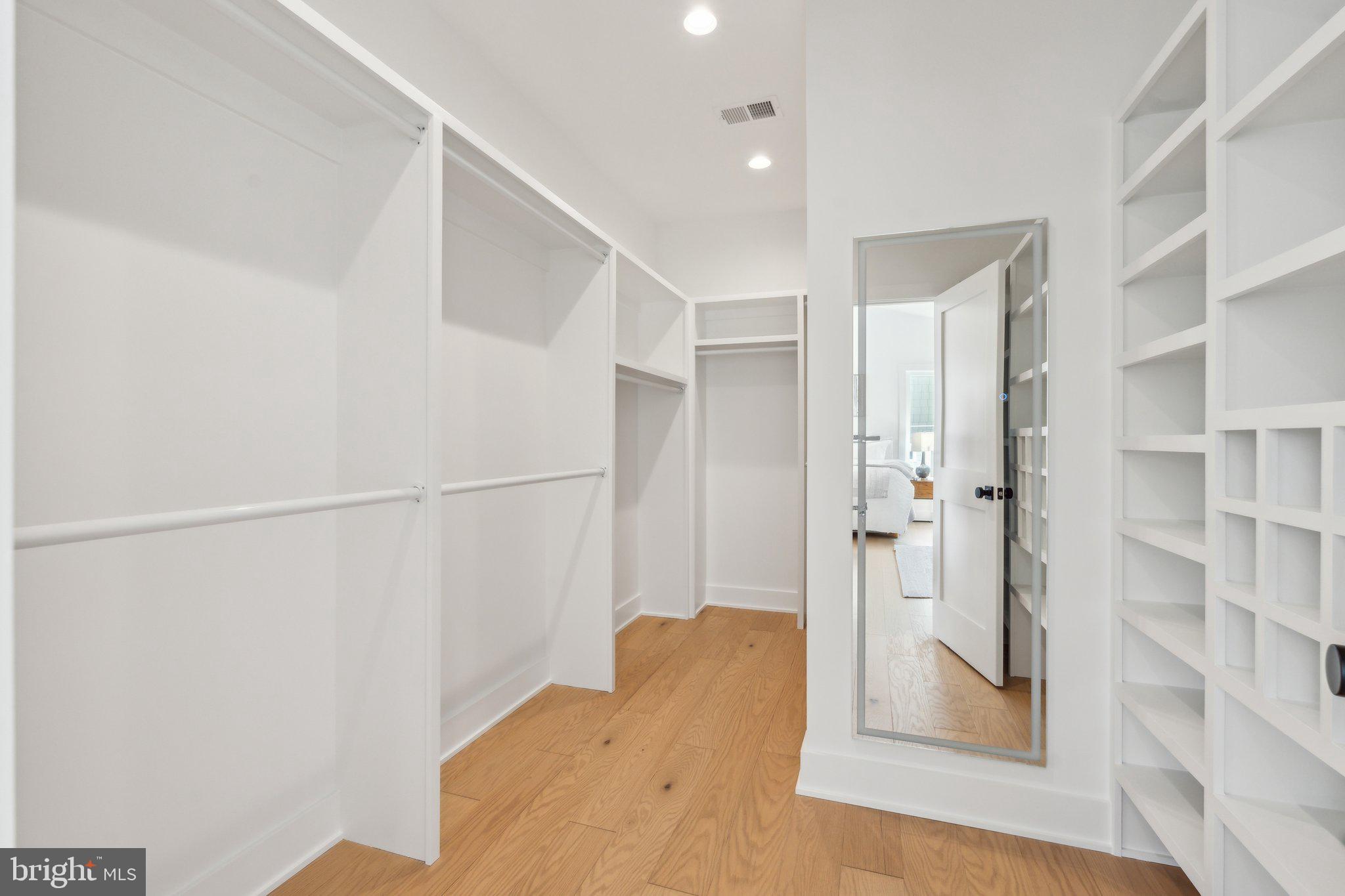 WAYCROFT - WOODLAWN - Residential