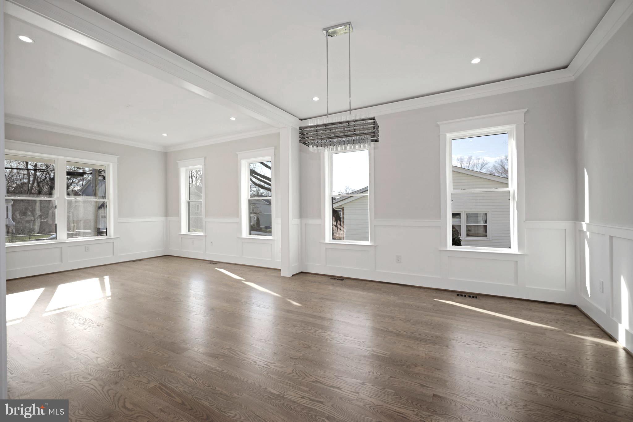 VIENNA WOODS - Residential