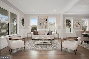 VIENNA WOODS - Residential