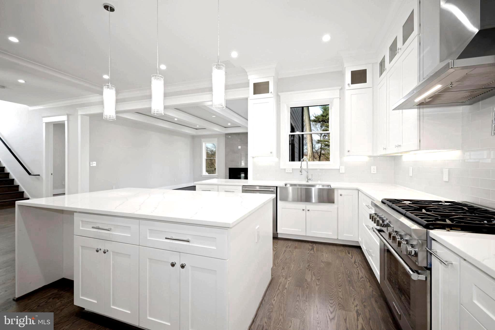 VIENNA WOODS - Residential