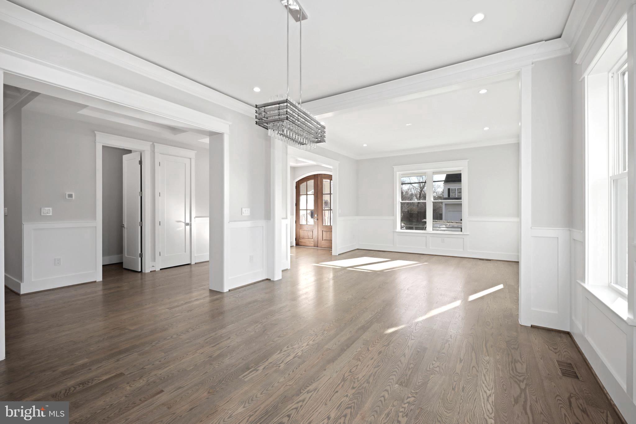 VIENNA WOODS - Residential