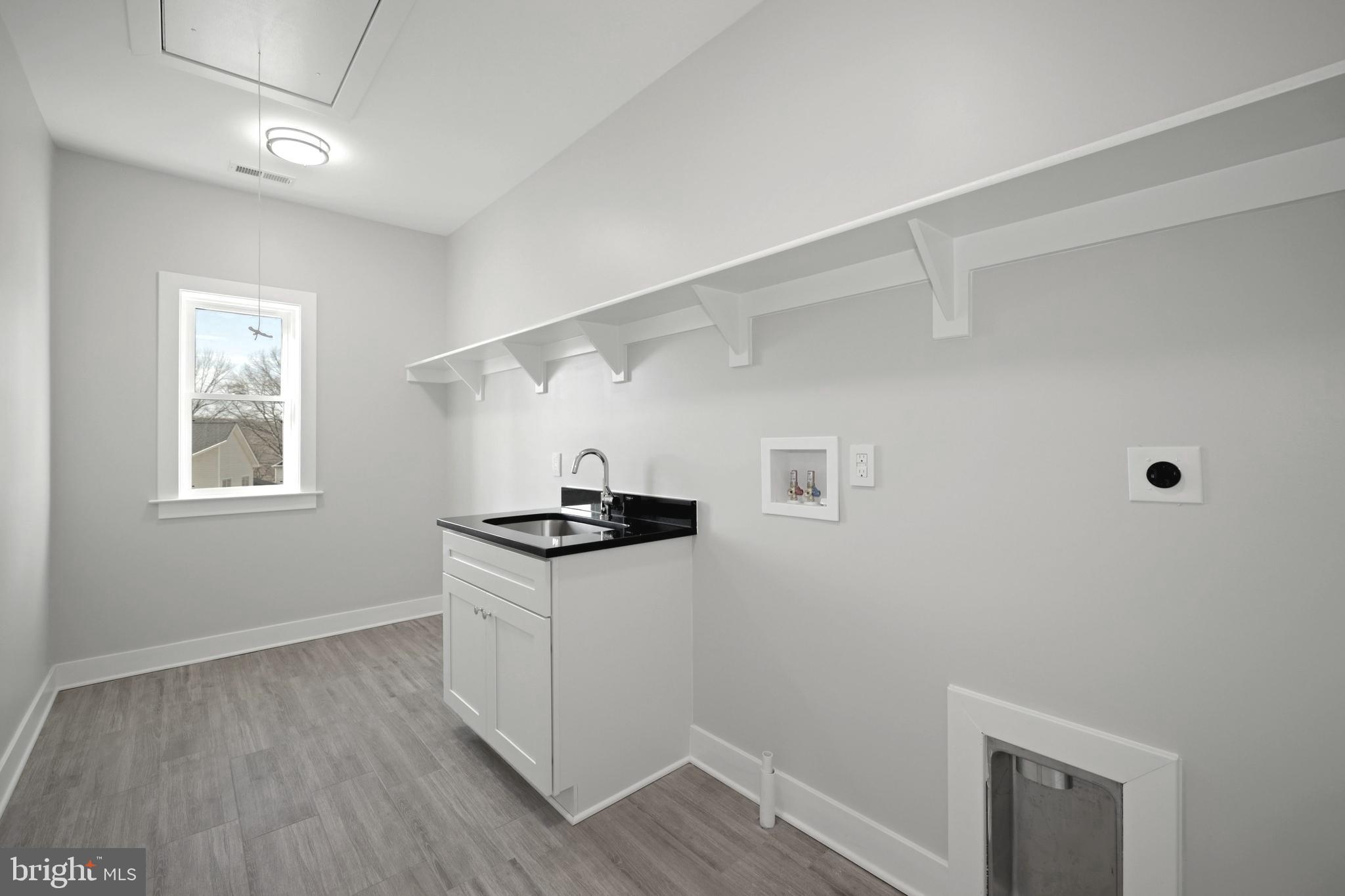 VIENNA WOODS - Residential