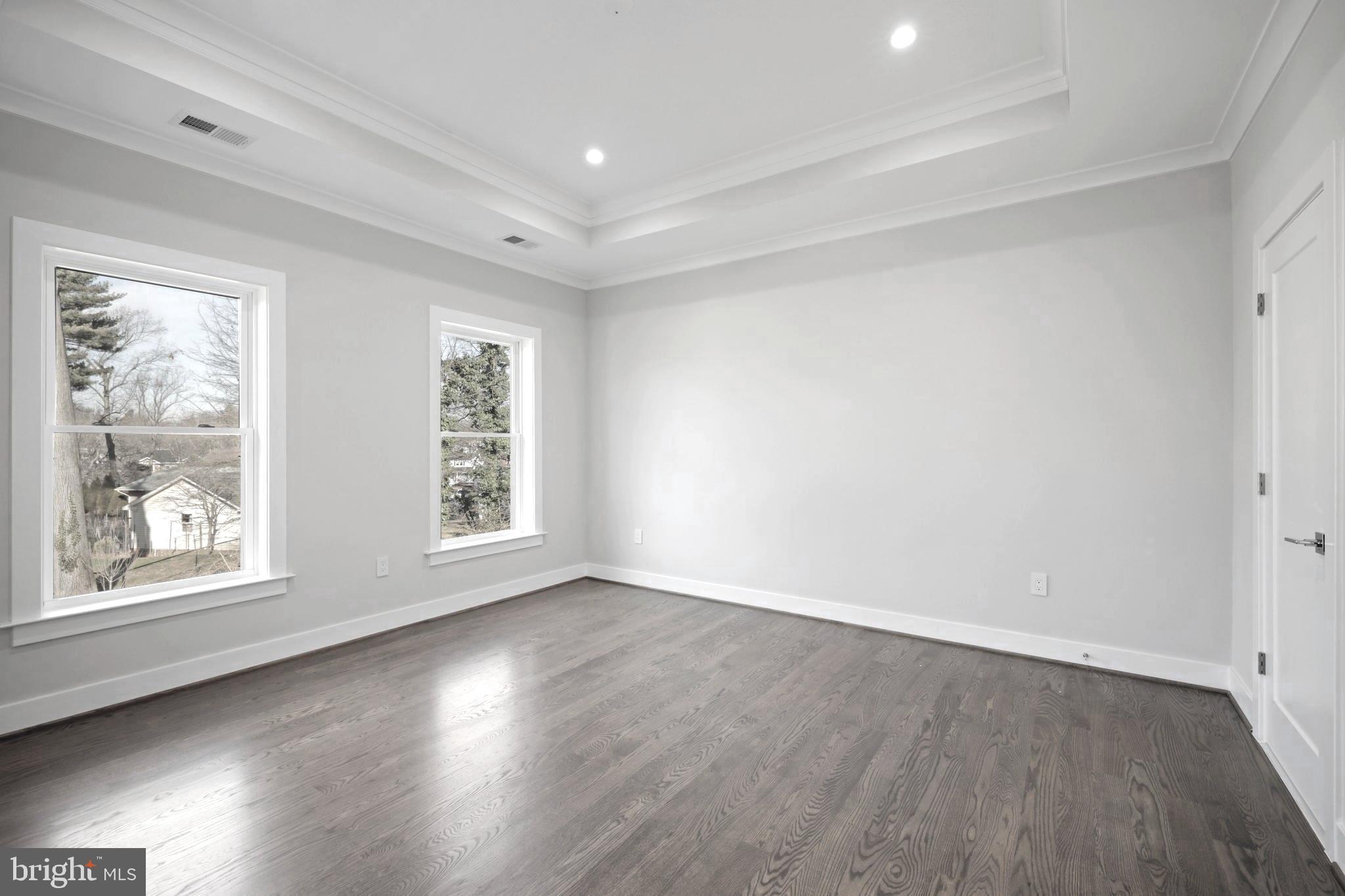 VIENNA WOODS - Residential