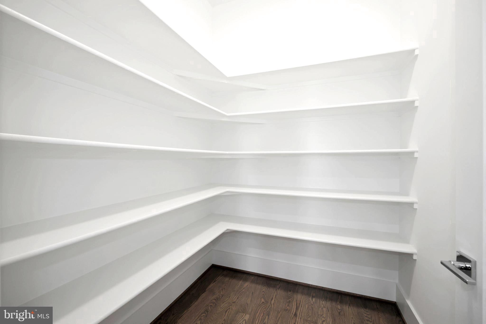 VIENNA WOODS - Residential