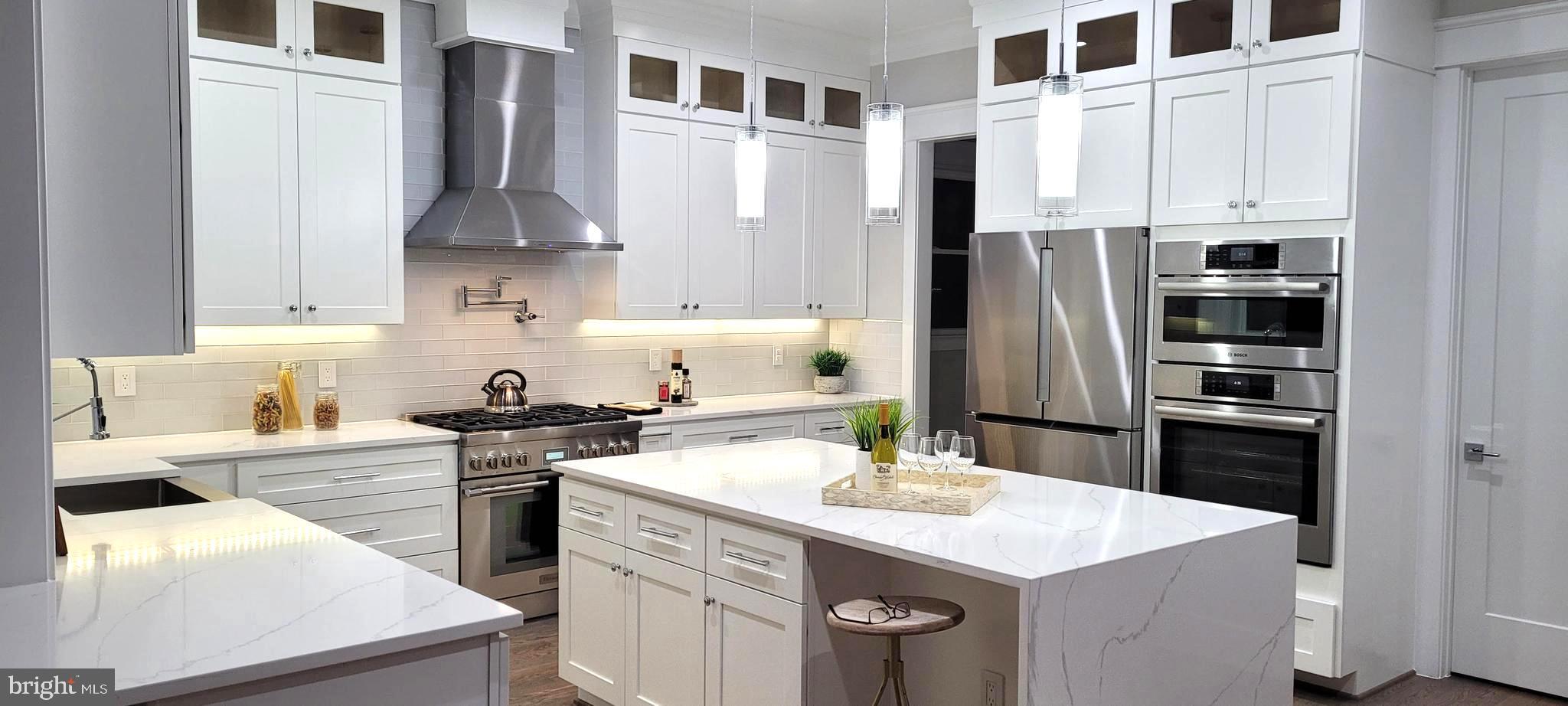 VIENNA WOODS - Residential