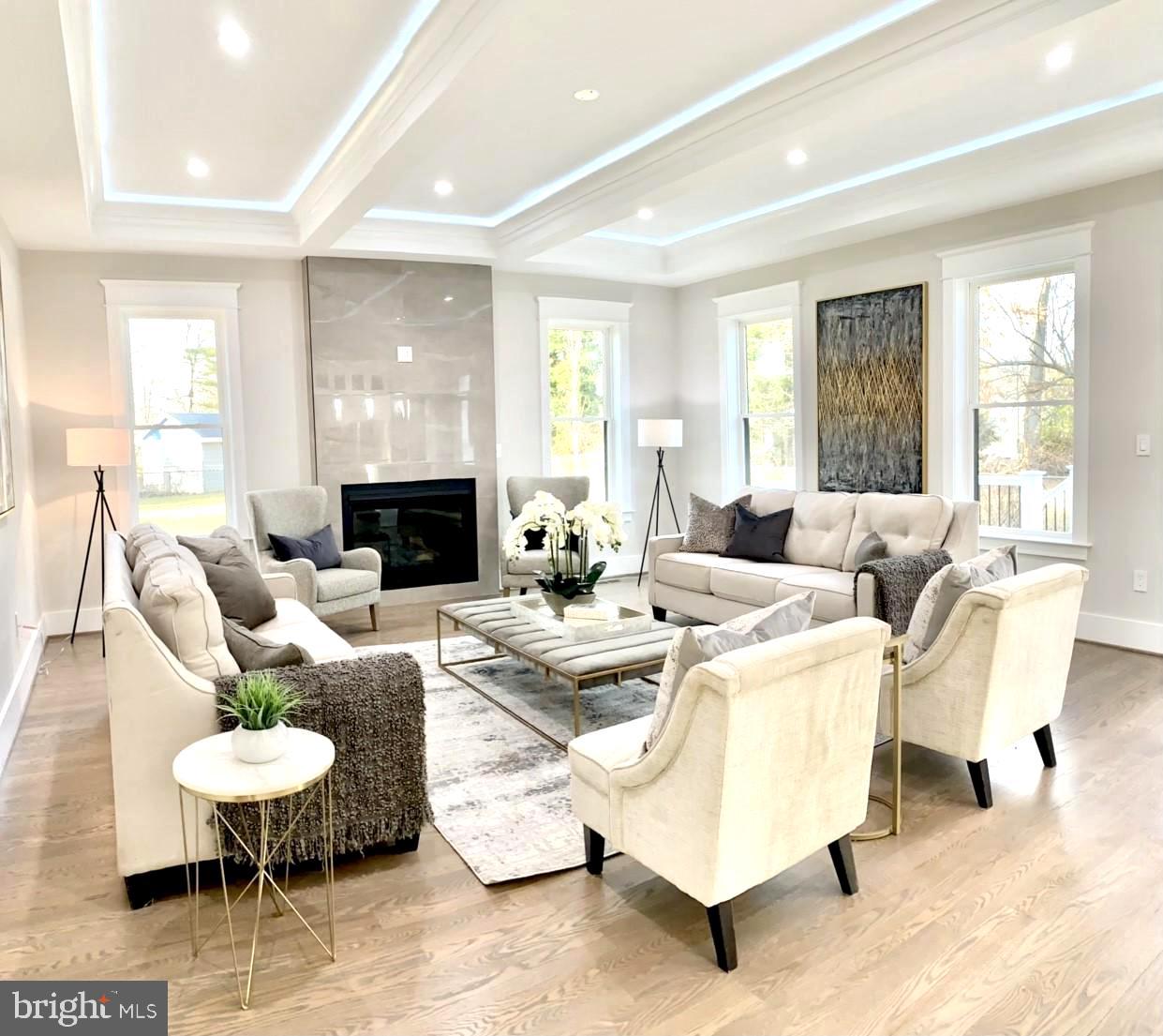 VIENNA WOODS - Residential