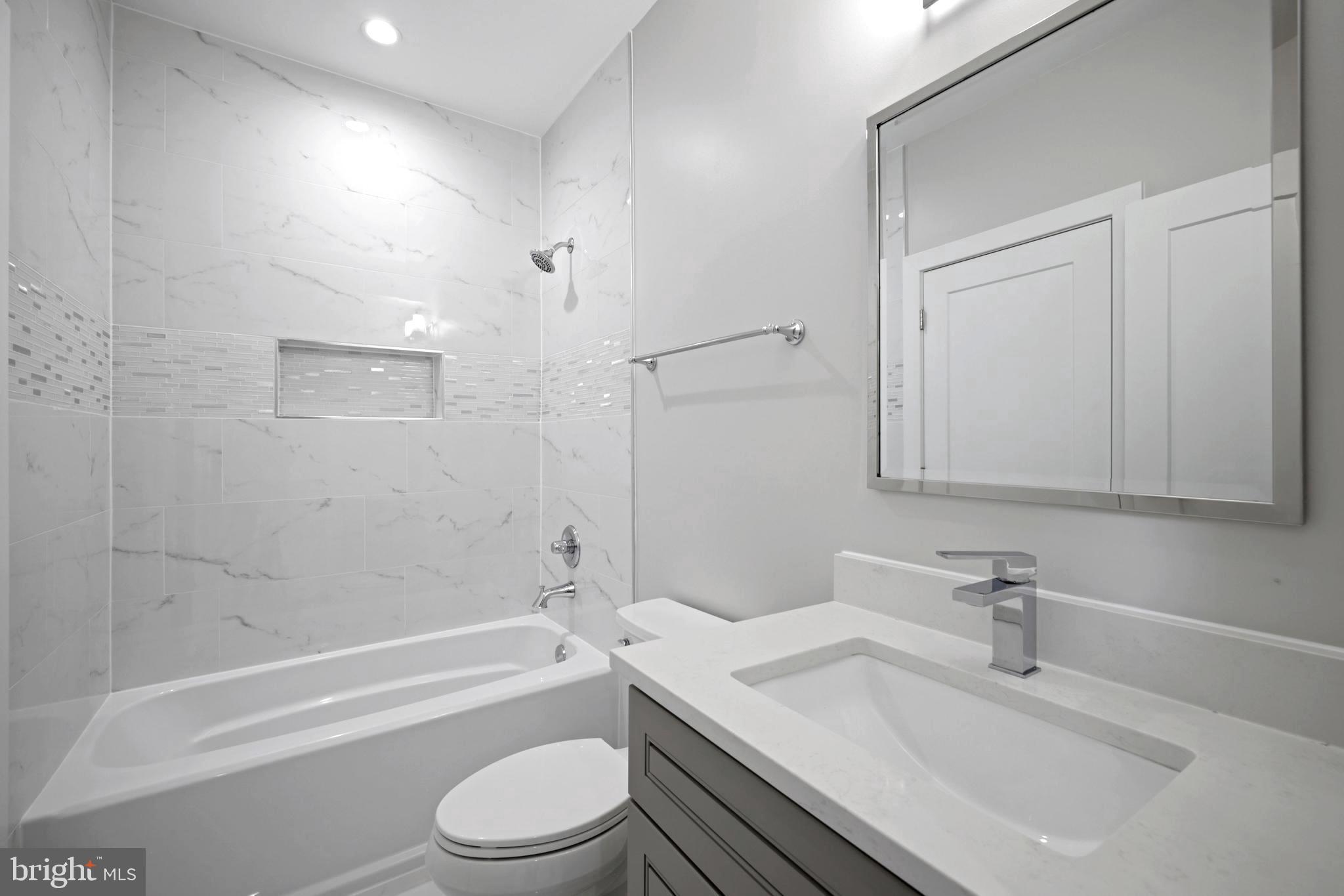 VIENNA WOODS - Residential