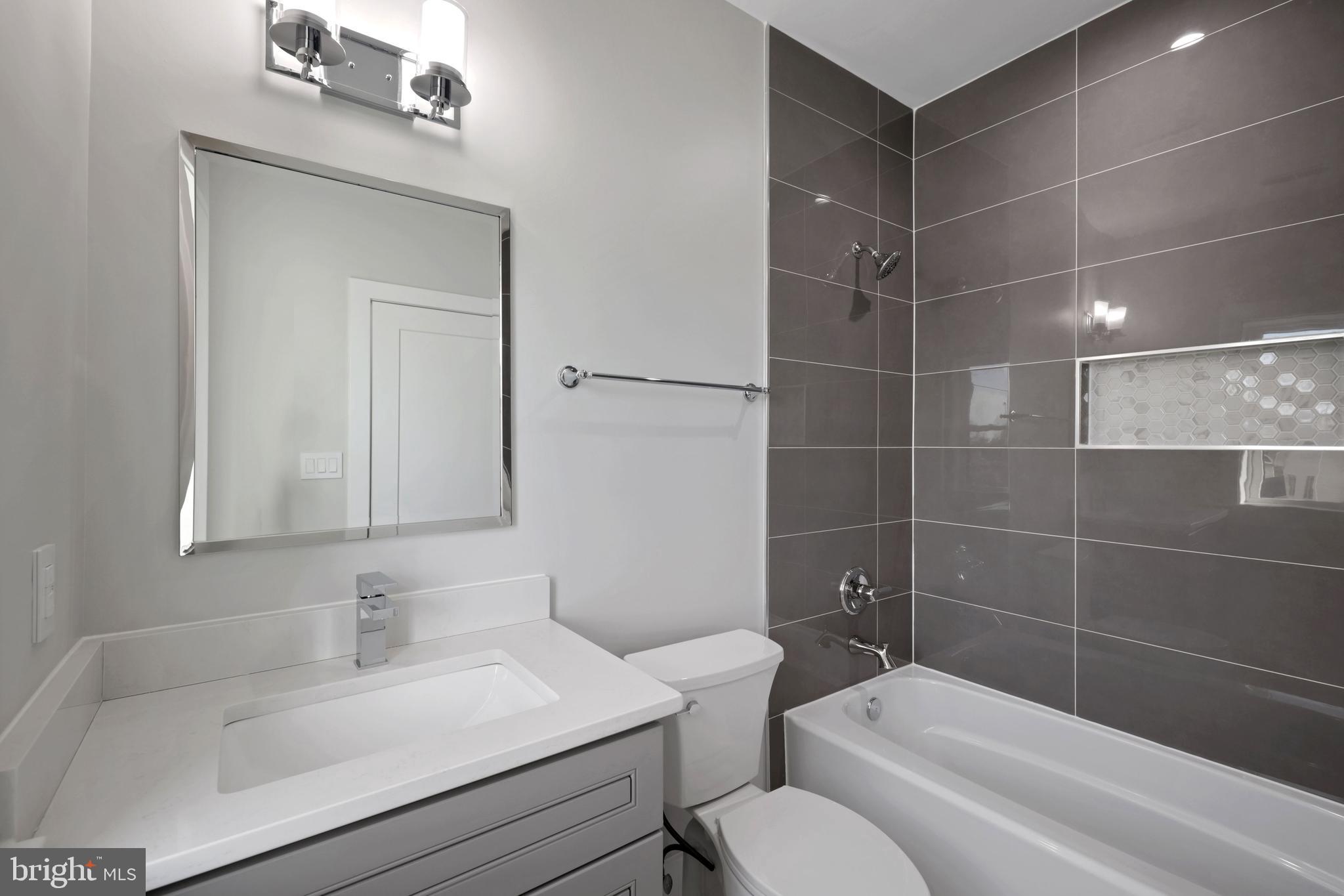 VIENNA WOODS - Residential