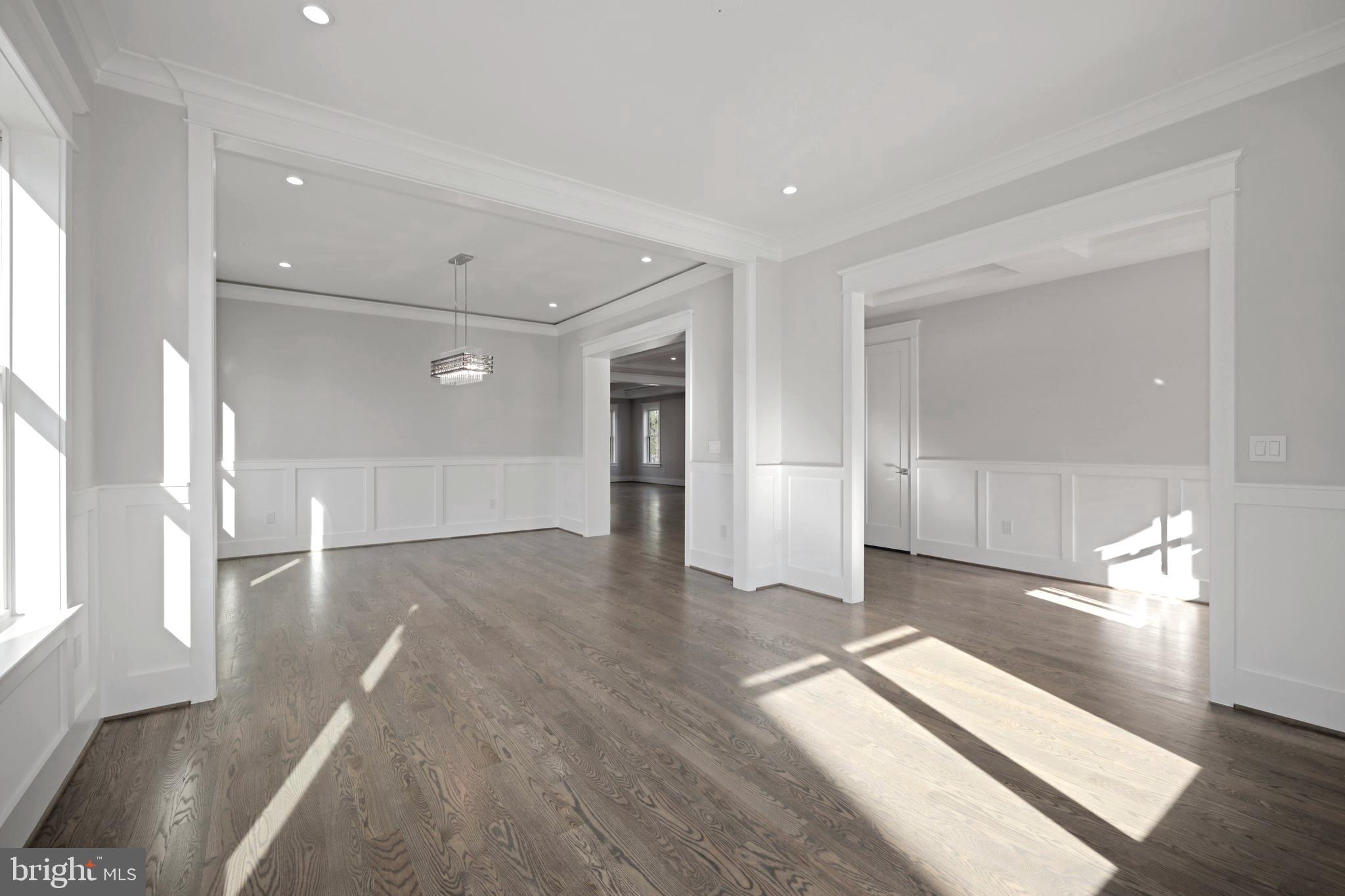 VIENNA WOODS - Residential