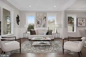 VIENNA WOODS - Residential