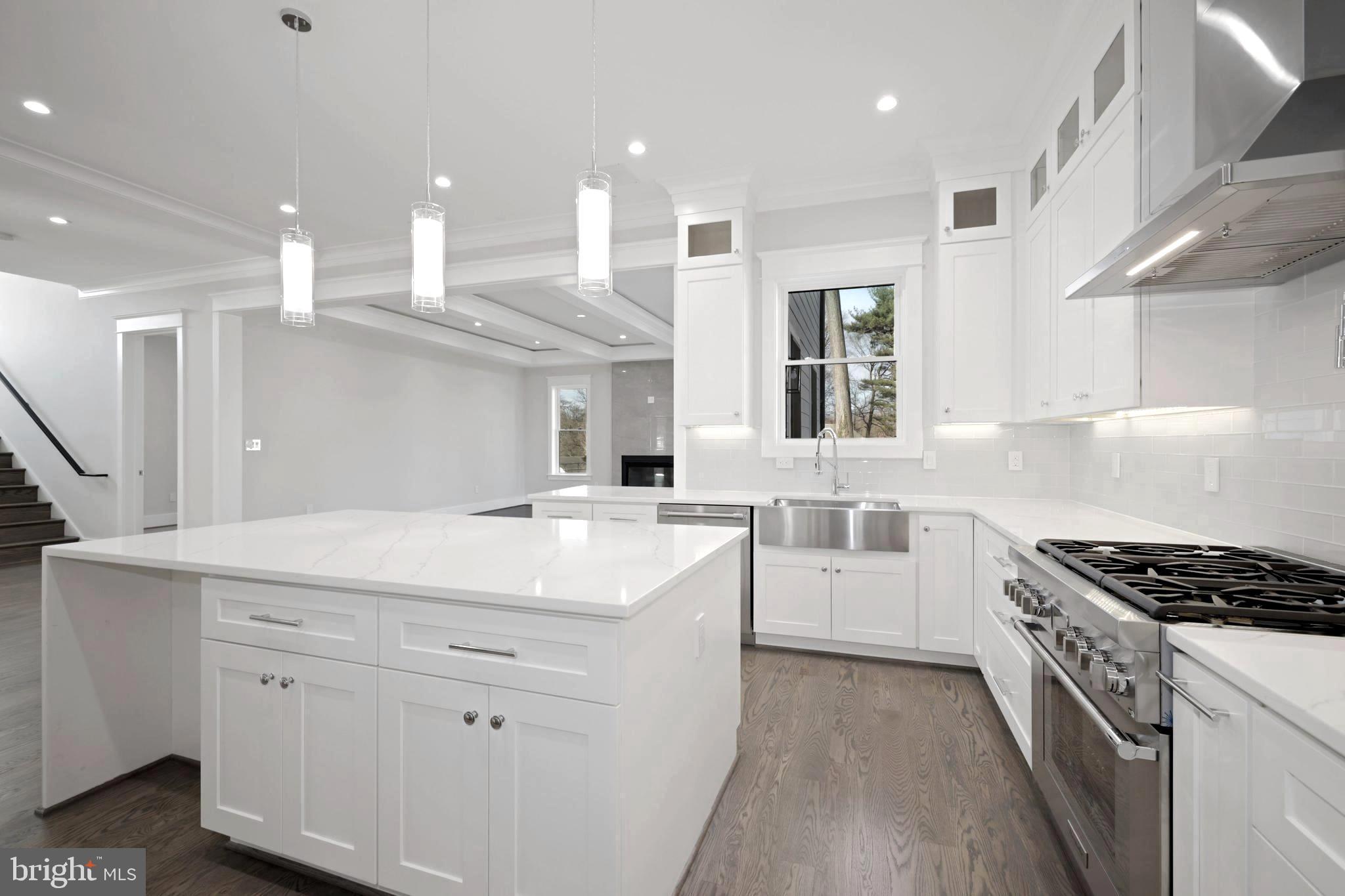 VIENNA WOODS - Residential