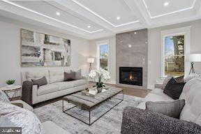 VIENNA WOODS - Residential