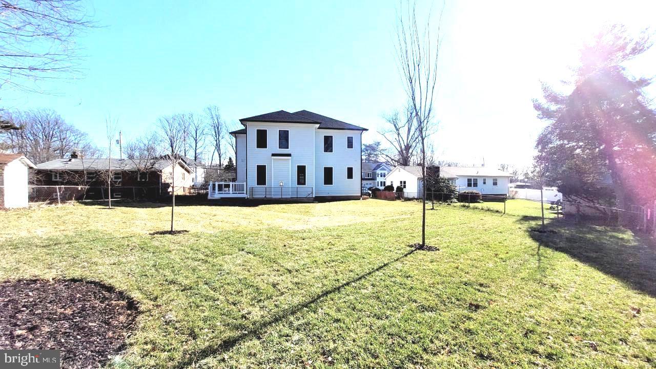 VIENNA WOODS - Residential