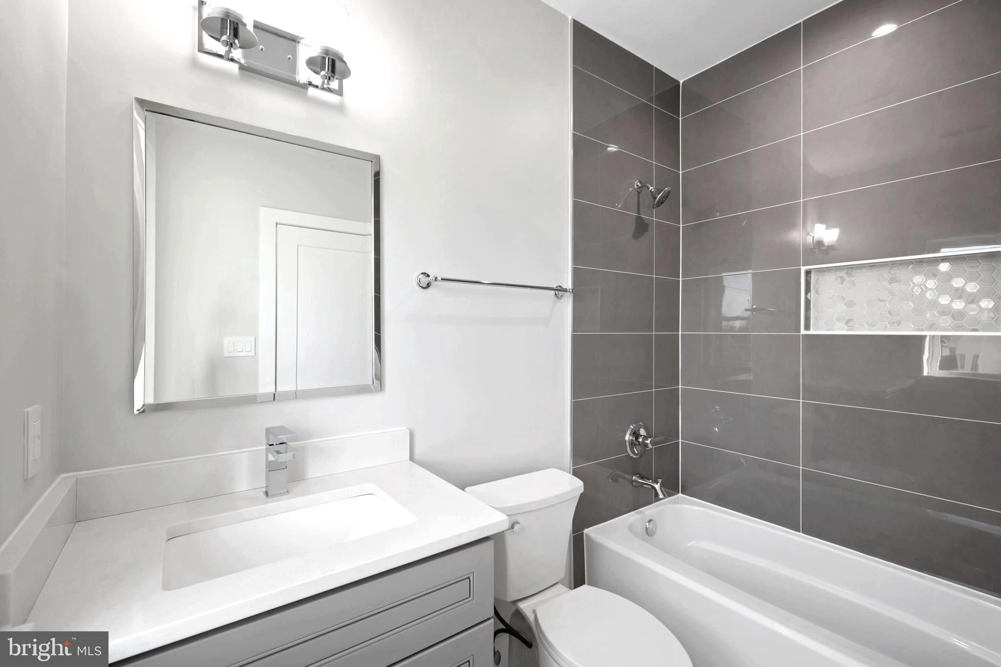 VIENNA WOODS - Residential