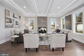 VIENNA WOODS - Residential