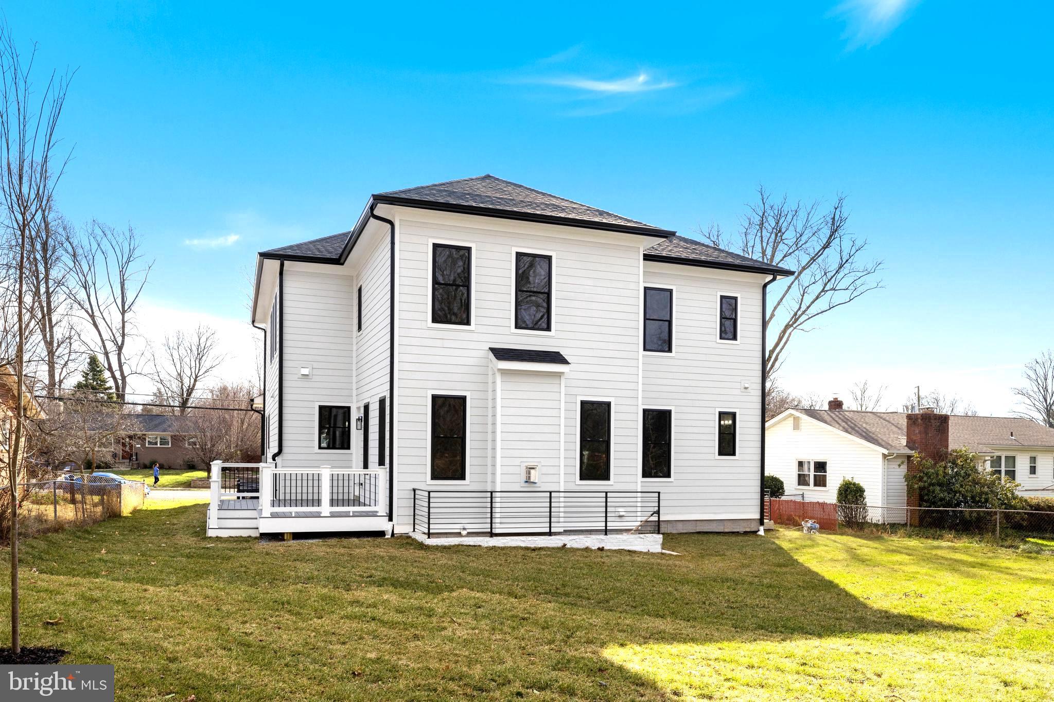 VIENNA WOODS - Residential